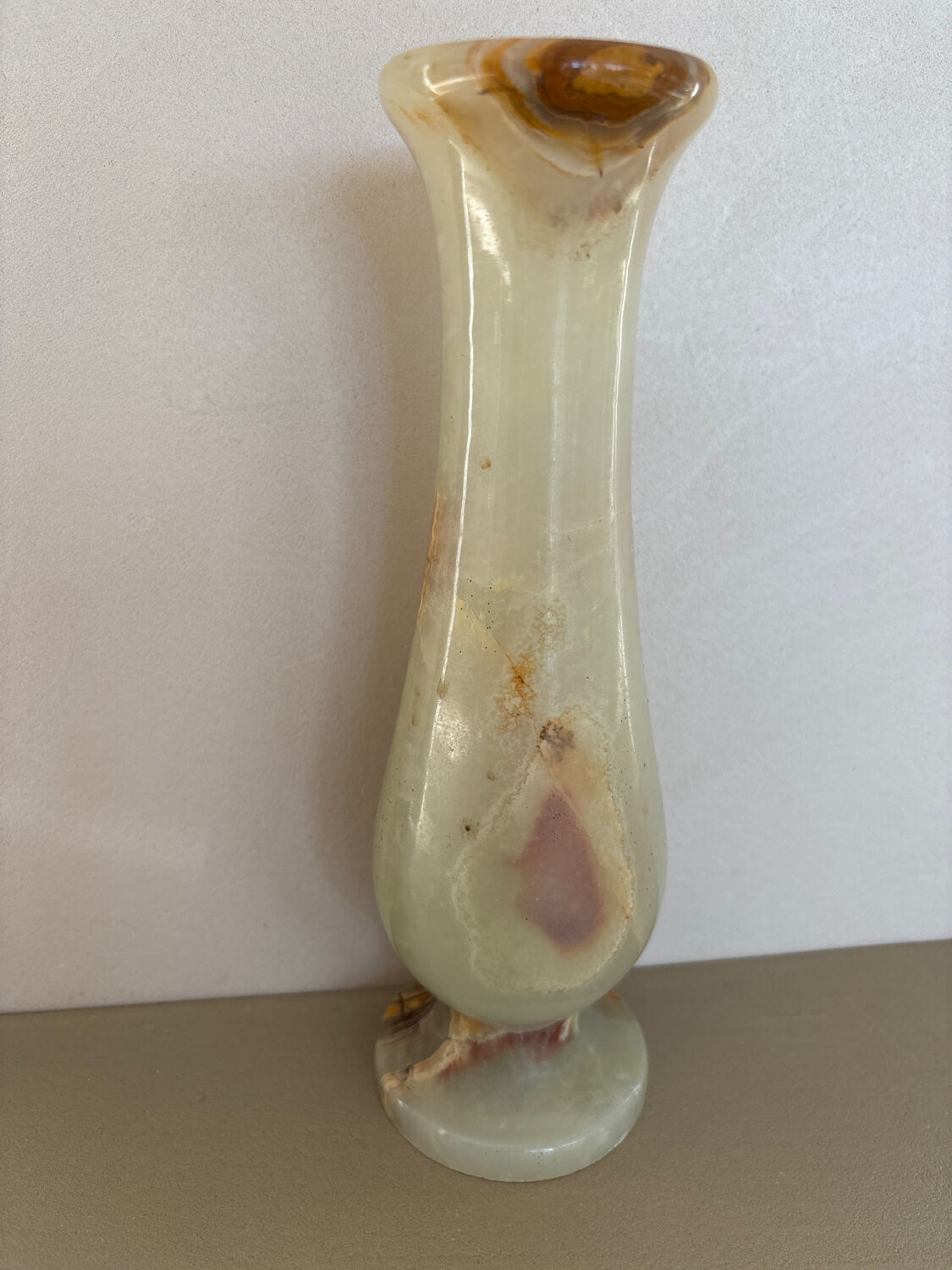 Natural jade vase