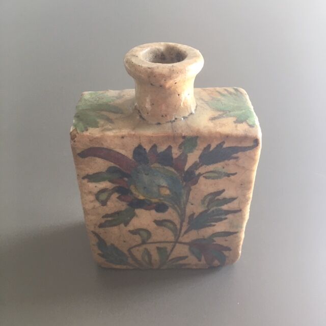 Soliflore floral decoration and fish