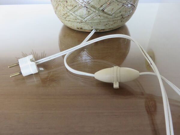 Pied de lampe en grès signé, vers 1960