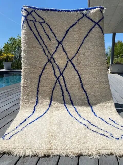 Tapis berbère Beni Ouarain blanc bleu