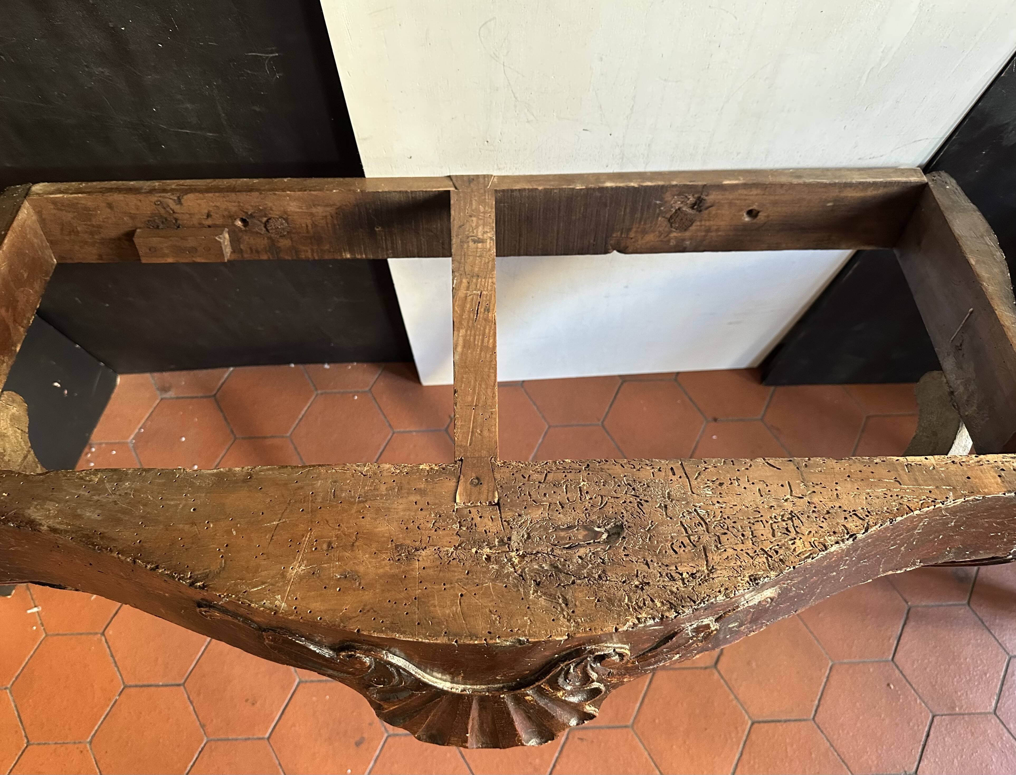 Antique wall console in carved walnut, Louis XV style, 19th century.
