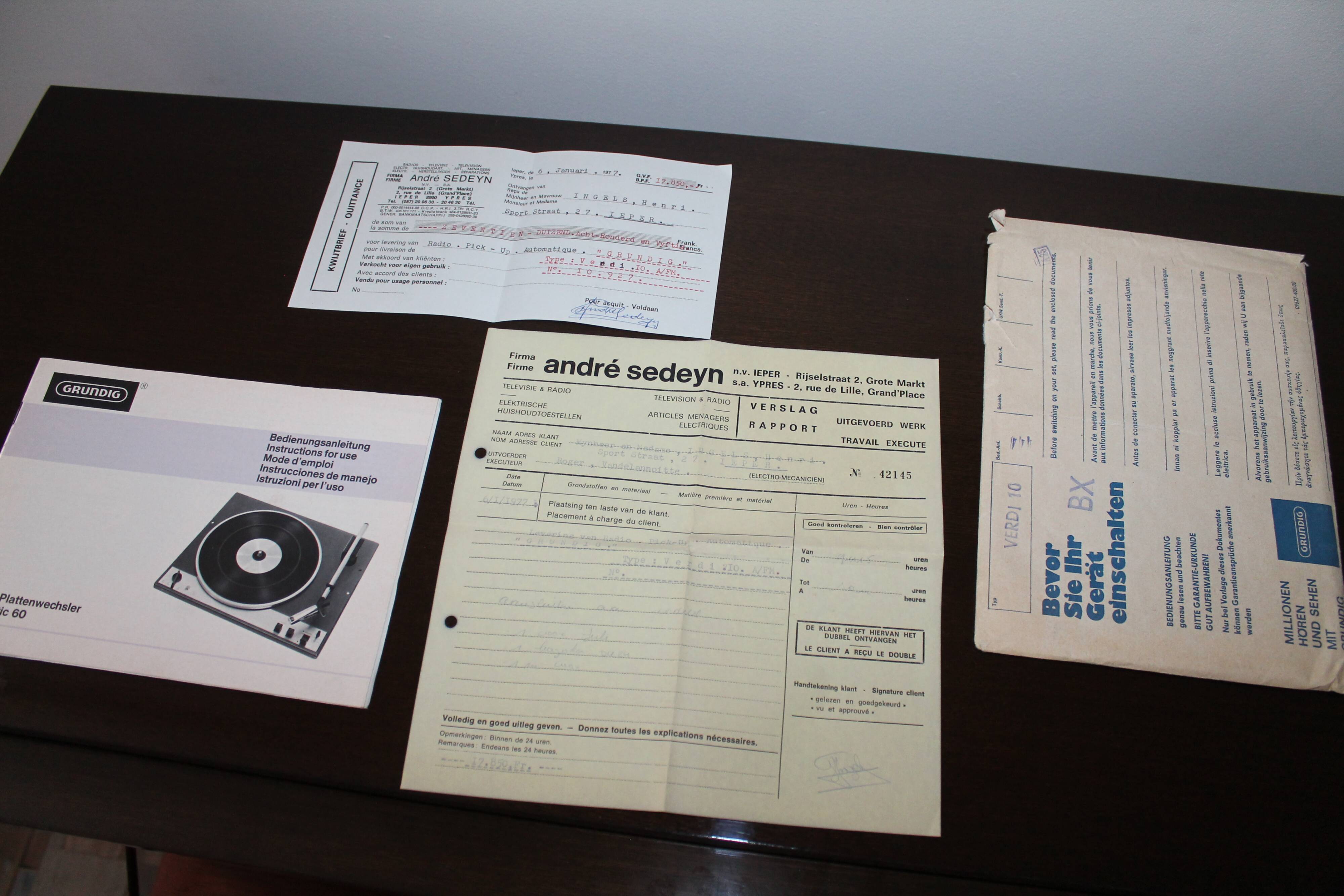 Hifi grundig furniture string from the 70s record player and radio