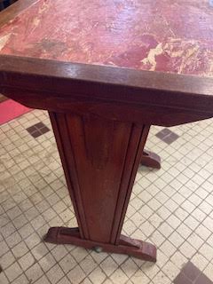 Table de bistrot carrée