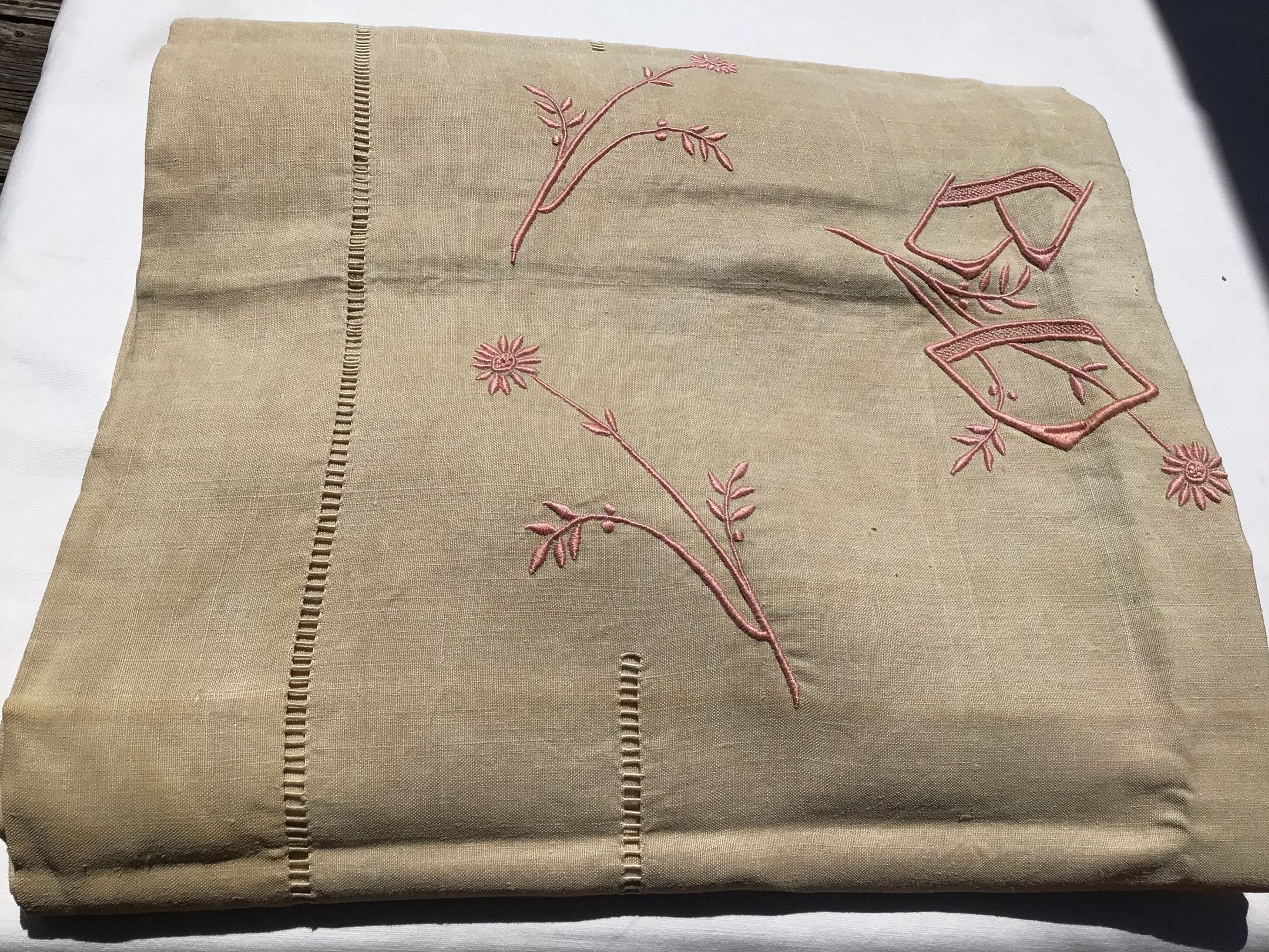 Sheet 2 places linen new embroidered BD pink dark beige canvas