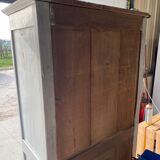 Armoire parisienne blanche