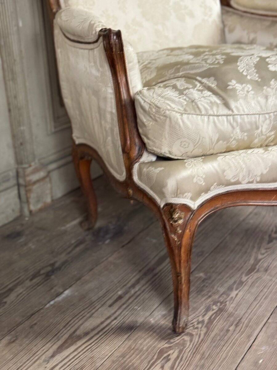 Pair of large Louis XV armchairs stamped Nicolas Quinibert Foliot, Paris, 18th century