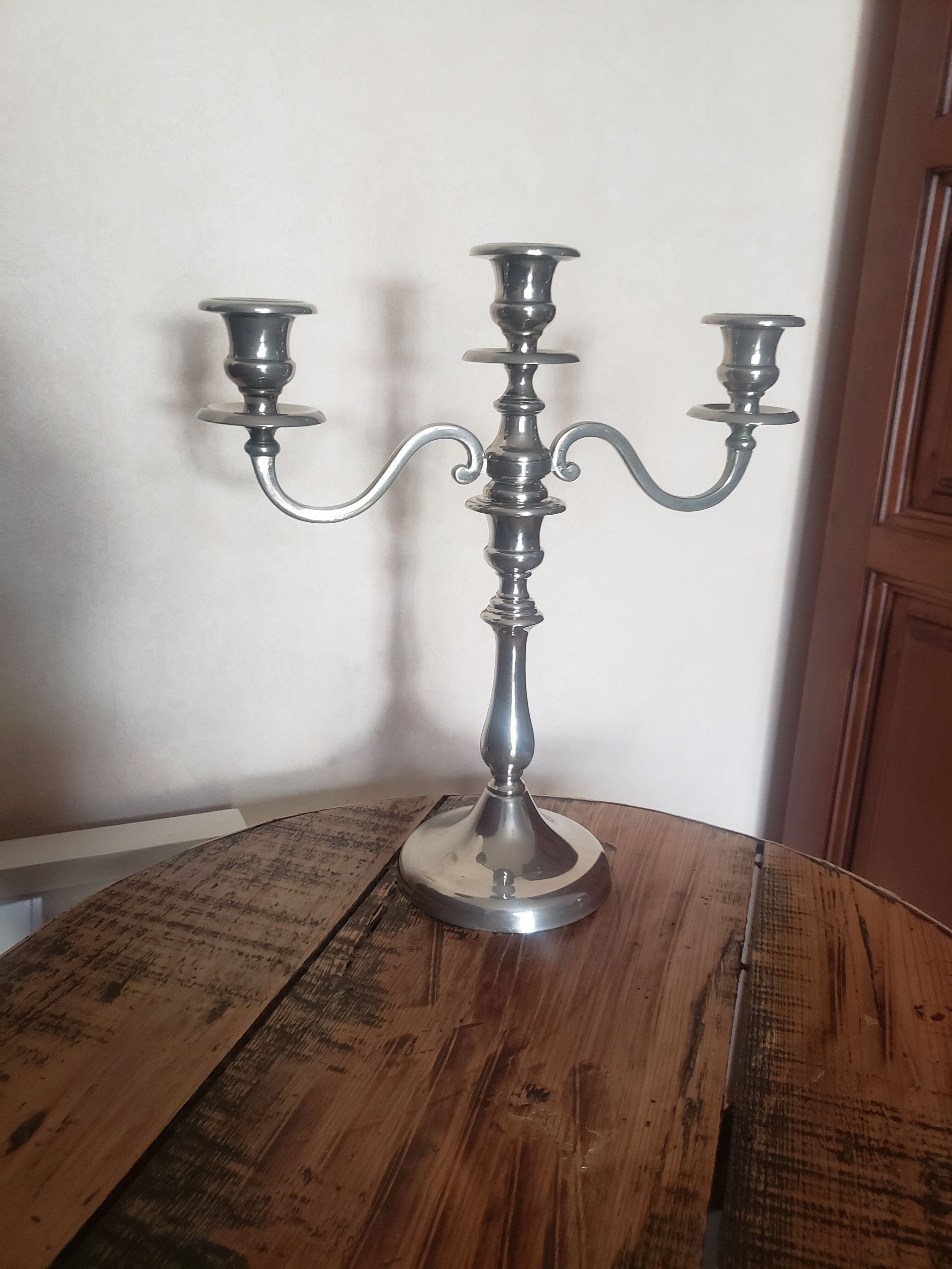 Silver 3-spoke candle holder