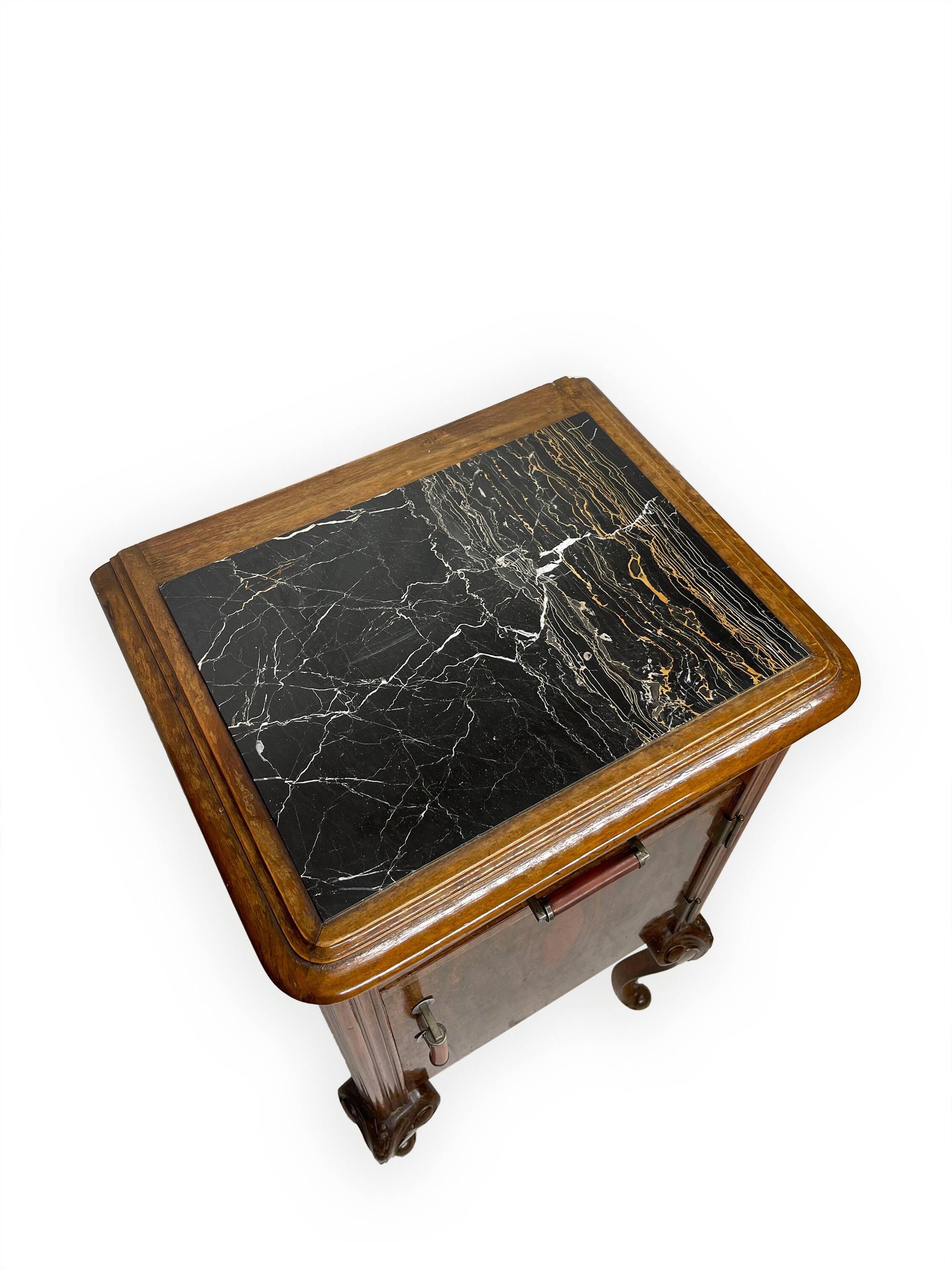 Tables de chevet italiennes en noyer, années 1930/1940