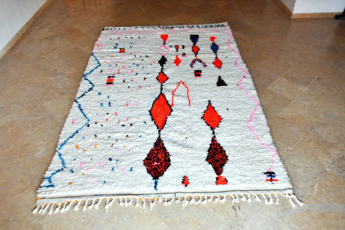 Moroccan Berber rug Azilal 282 x 182 cm New White/Orange