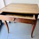 Secrétaire, table d’appoint Louis XV en bois fruitier