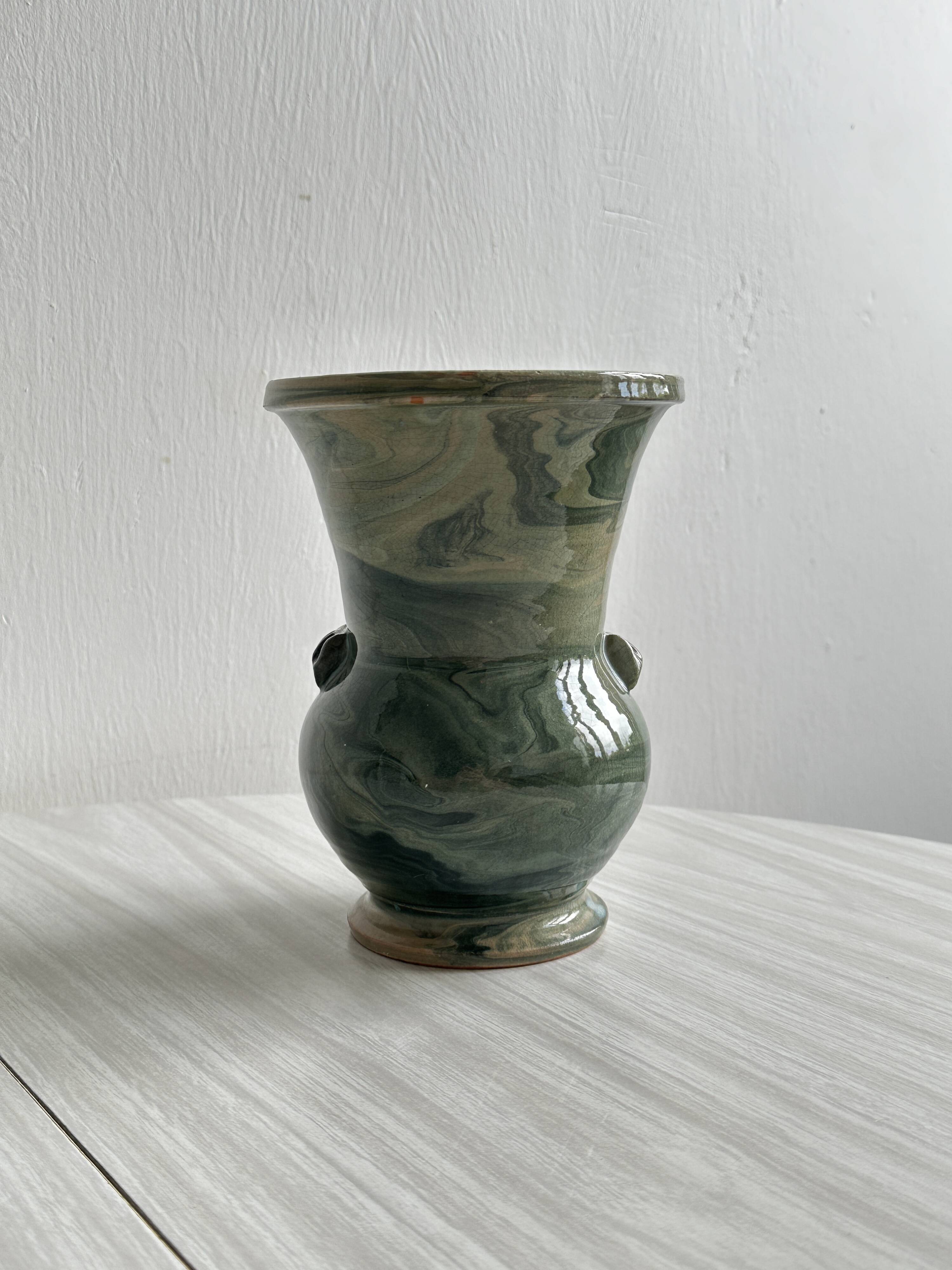 Green marbled ceramic vase