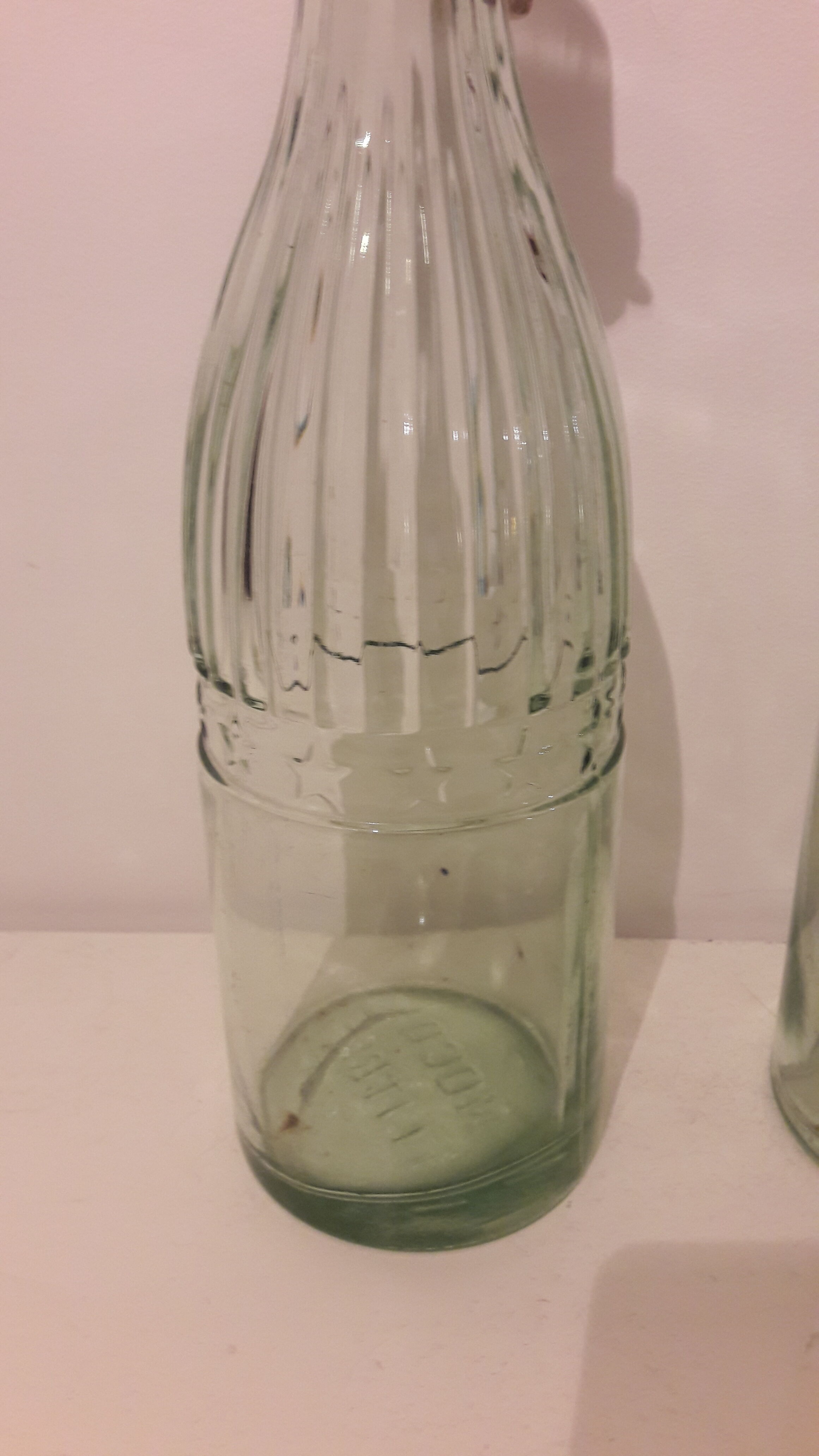 Duo d'anciennes bouteilles