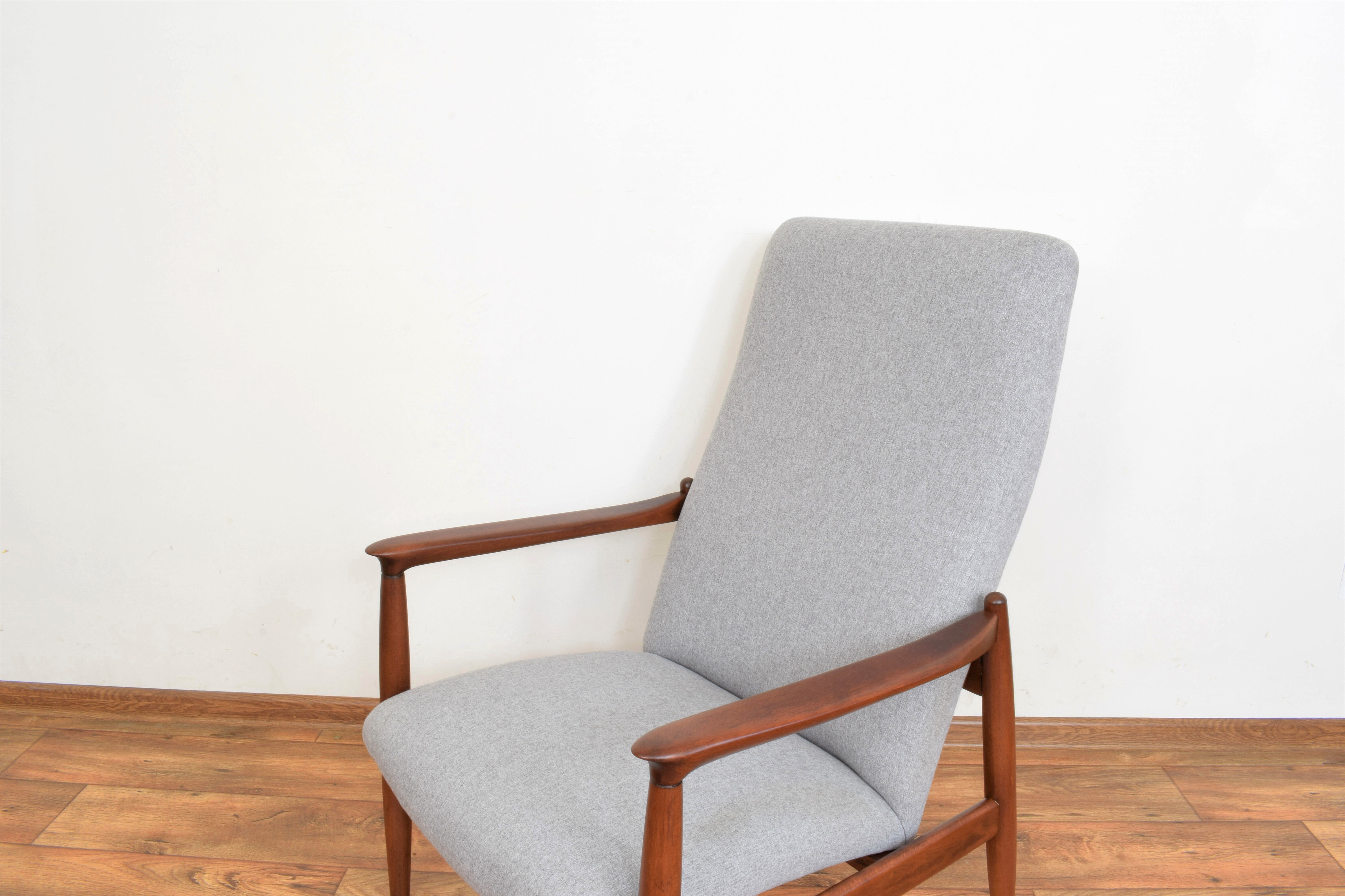 Polish Lounge Chairs by Edmund Homa, Set of 2