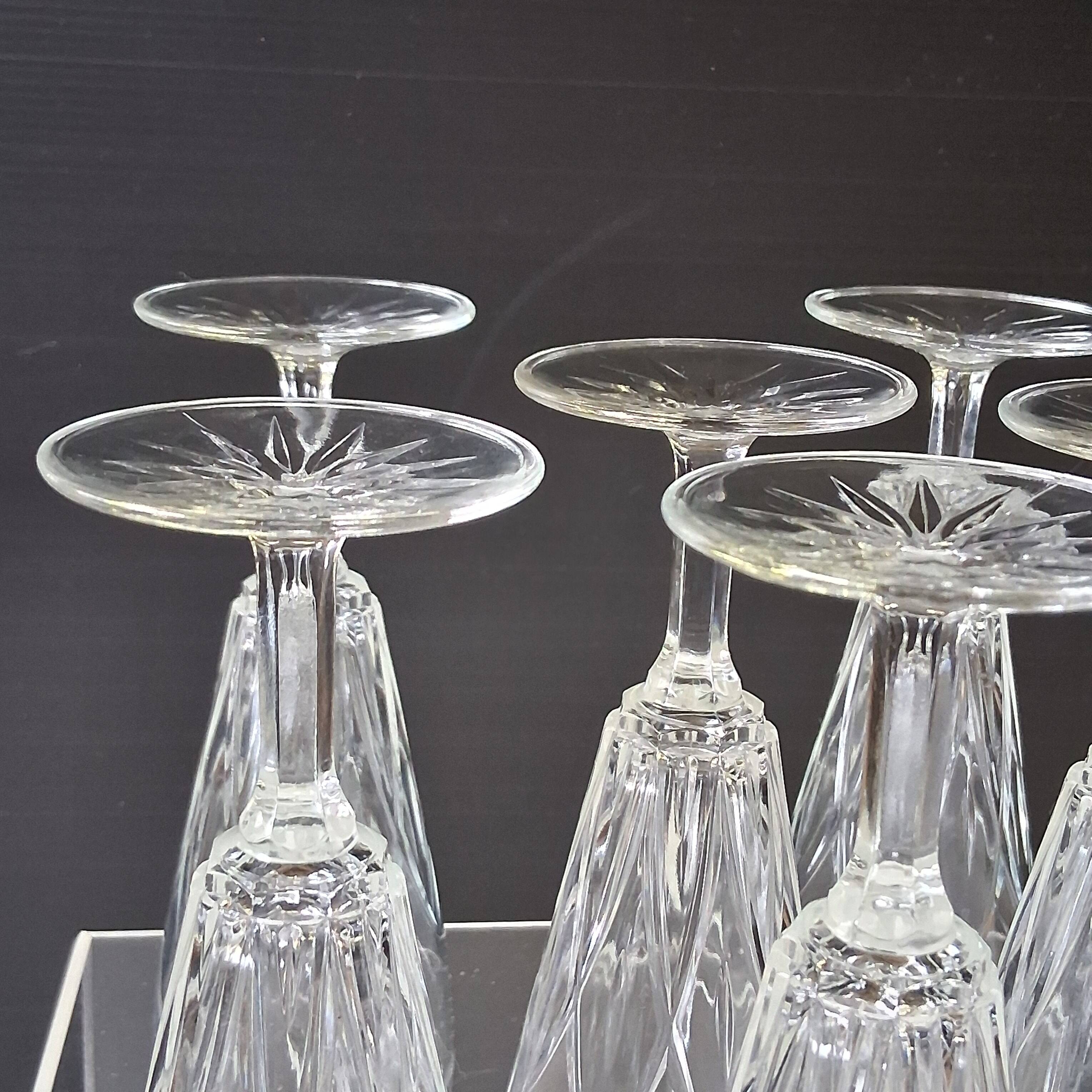 6 champagne flutes from VMC Reims in very good condition.