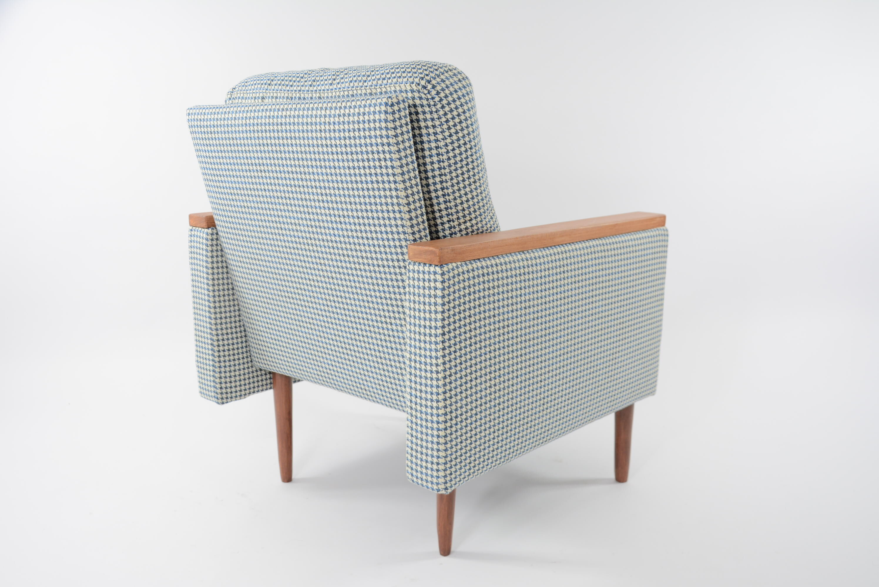 Cube armchair blue houndstooth