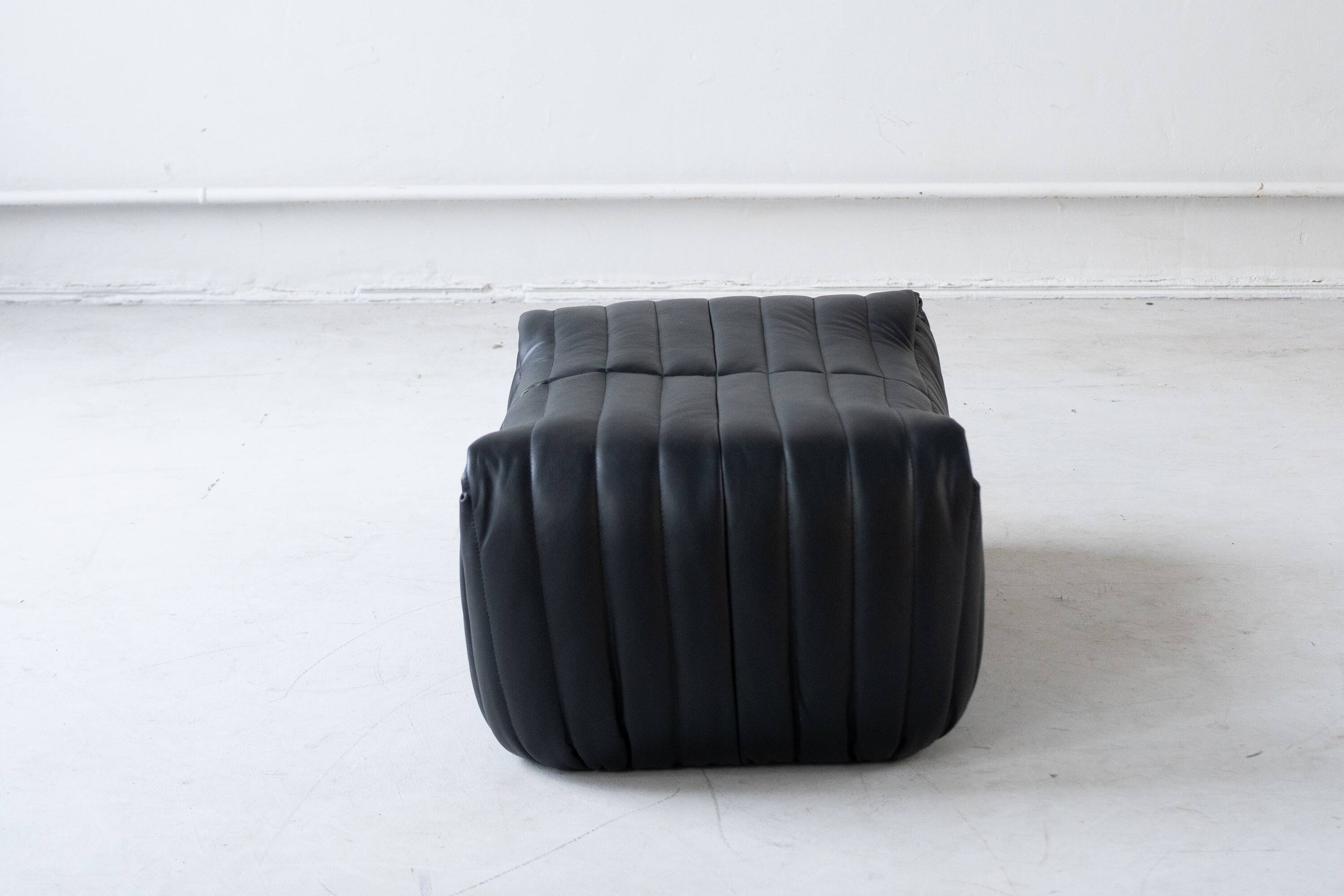 Sandra Set by Annie Hieronimus for Cinna – Black Leather Sofa Collection