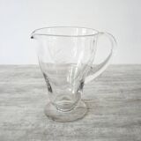 Ancien broc à eau en verre gravé décor raisins