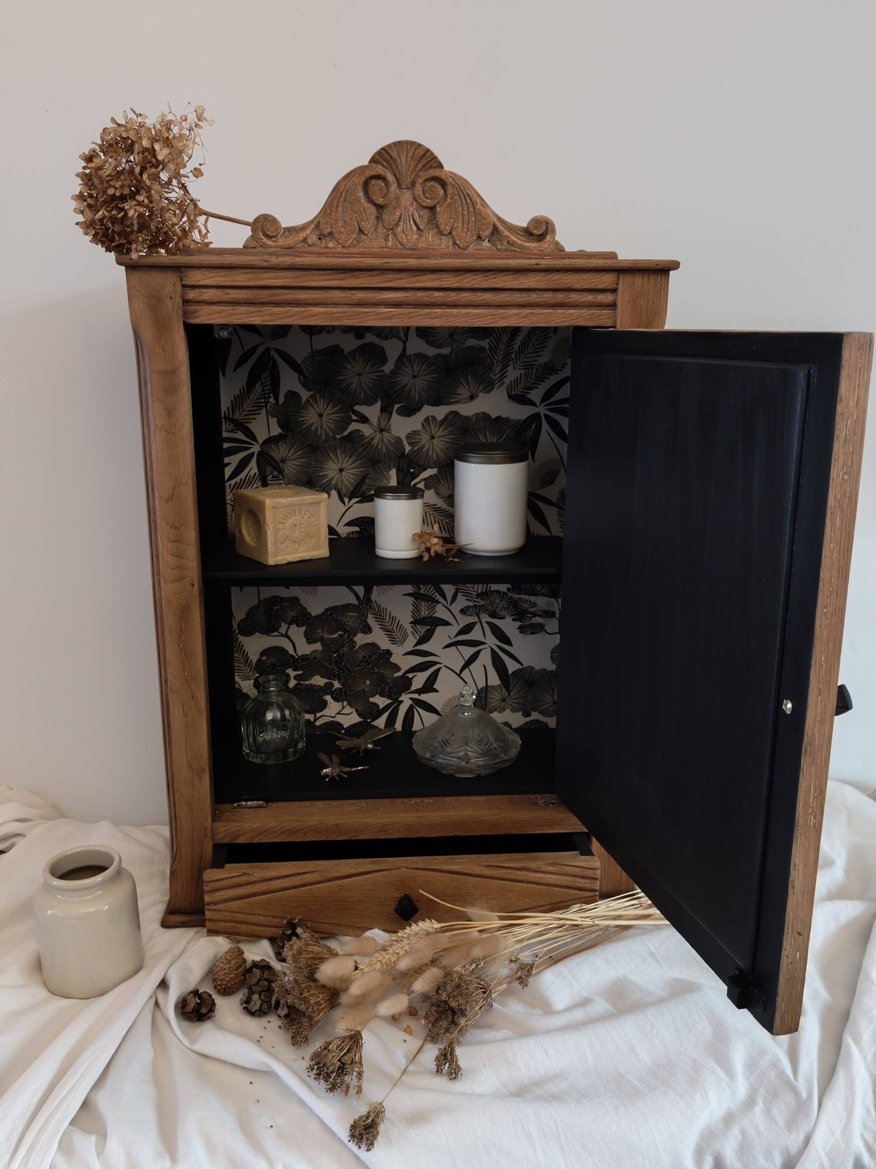 Pretty Art Deco style bathroom cabinet.