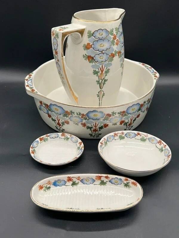 Vintage toilet service – Hamage Moulin des Loups – Volubilis model