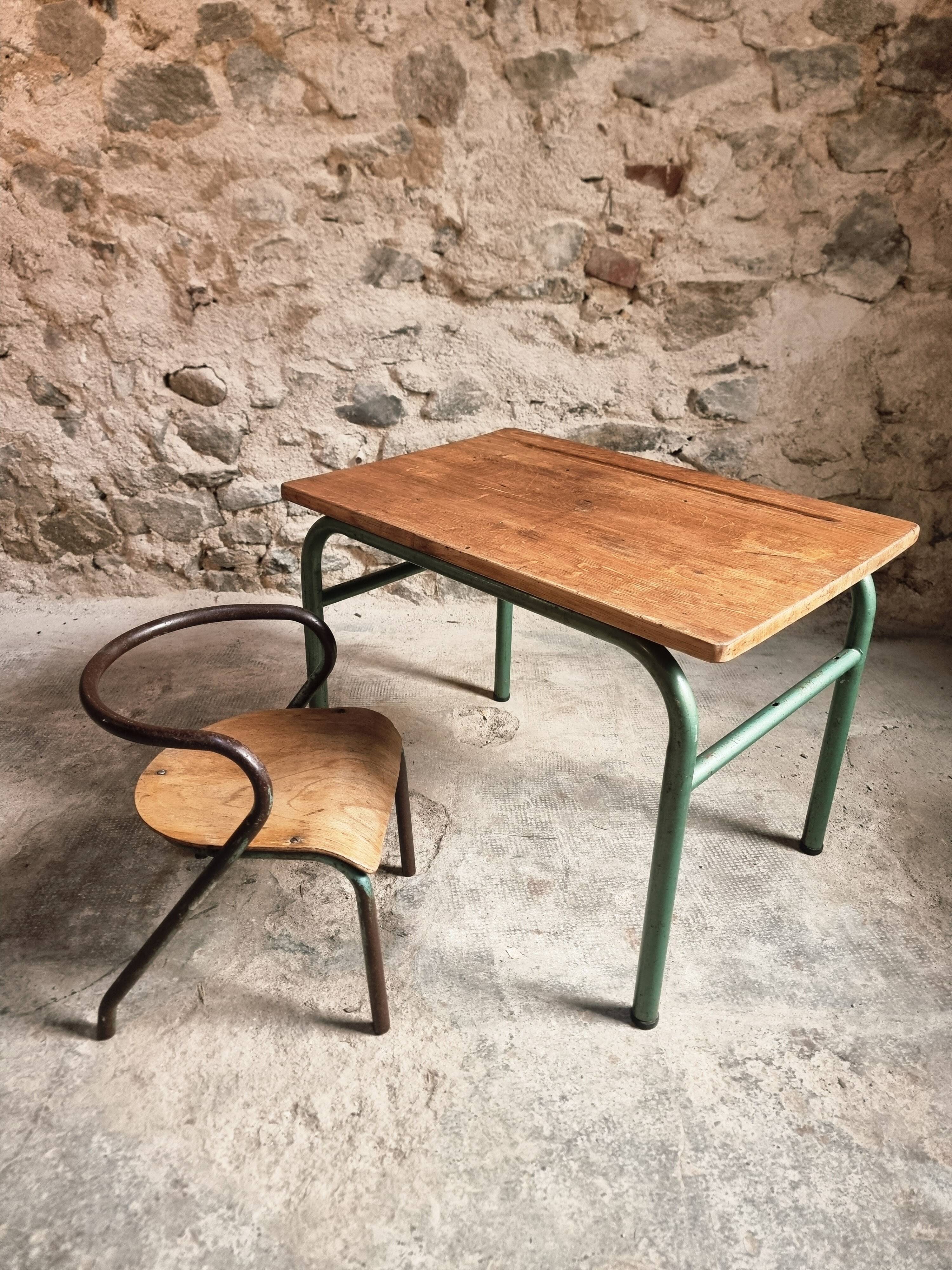Ensemble bureau et chaise d’écolier vintage – Mobilier scolaire industriel
