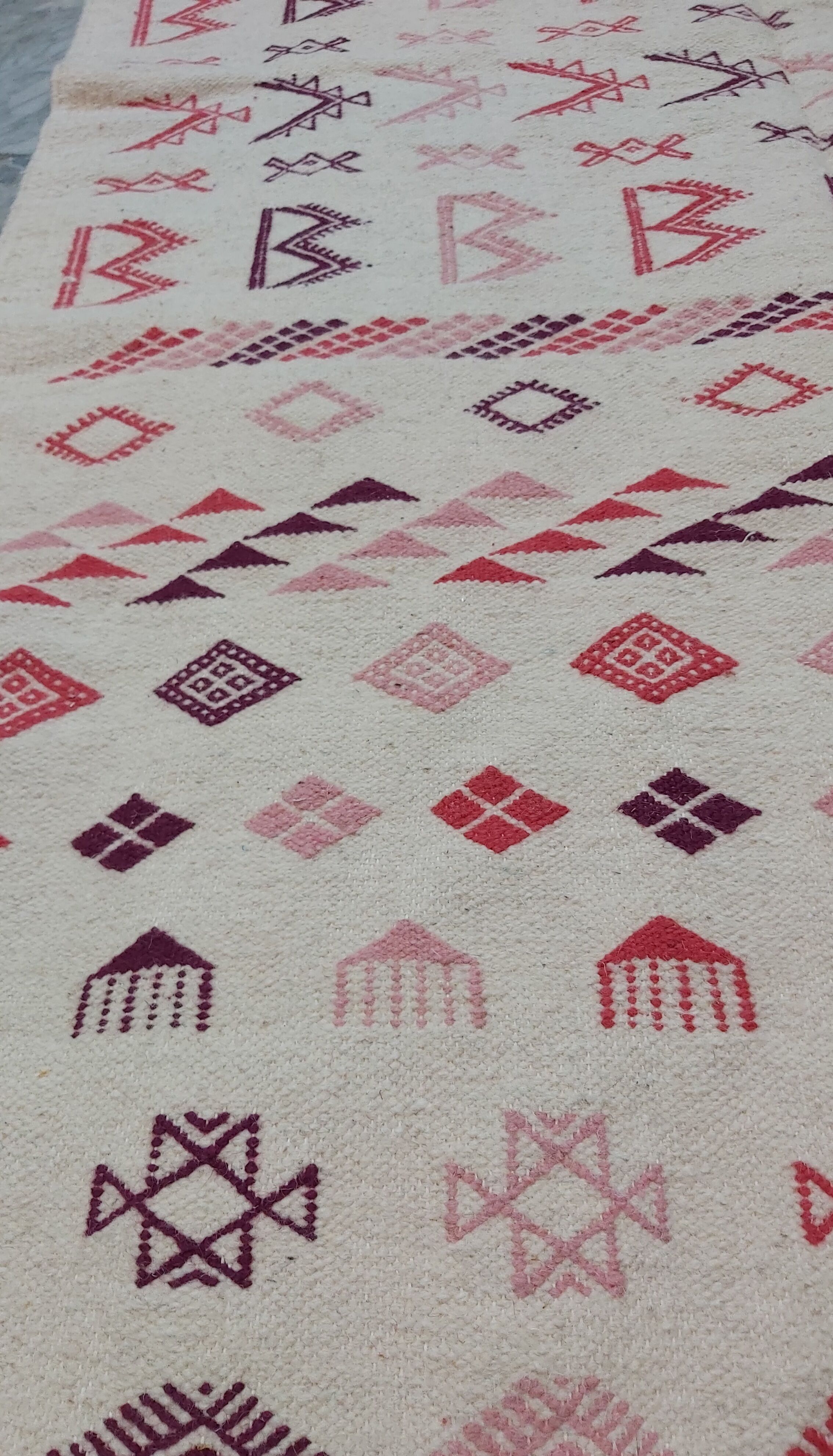 Traditional Berber multicolored white carpet  208x127cm