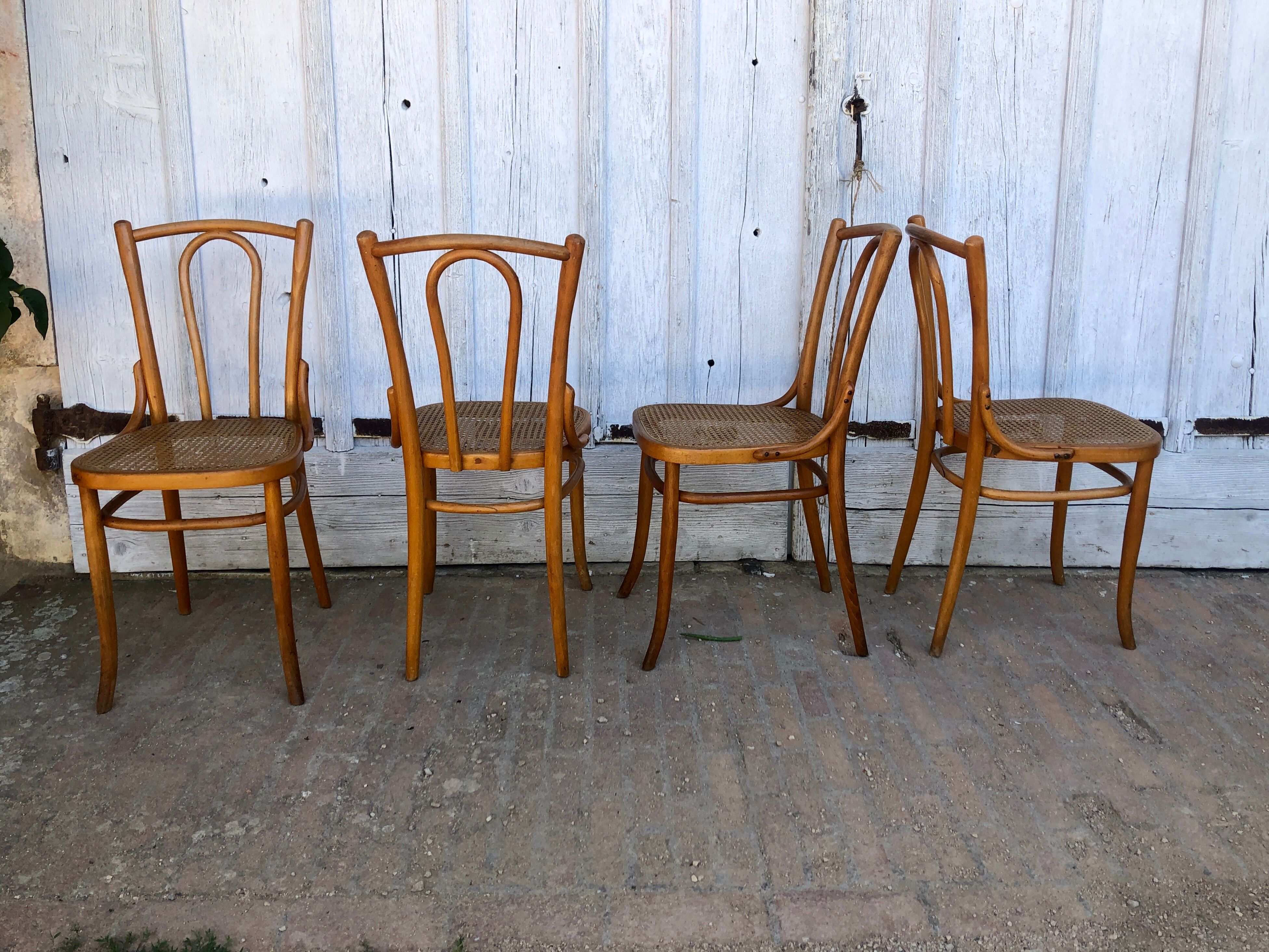 Set de 4 chaises bistrot cannées Baumann