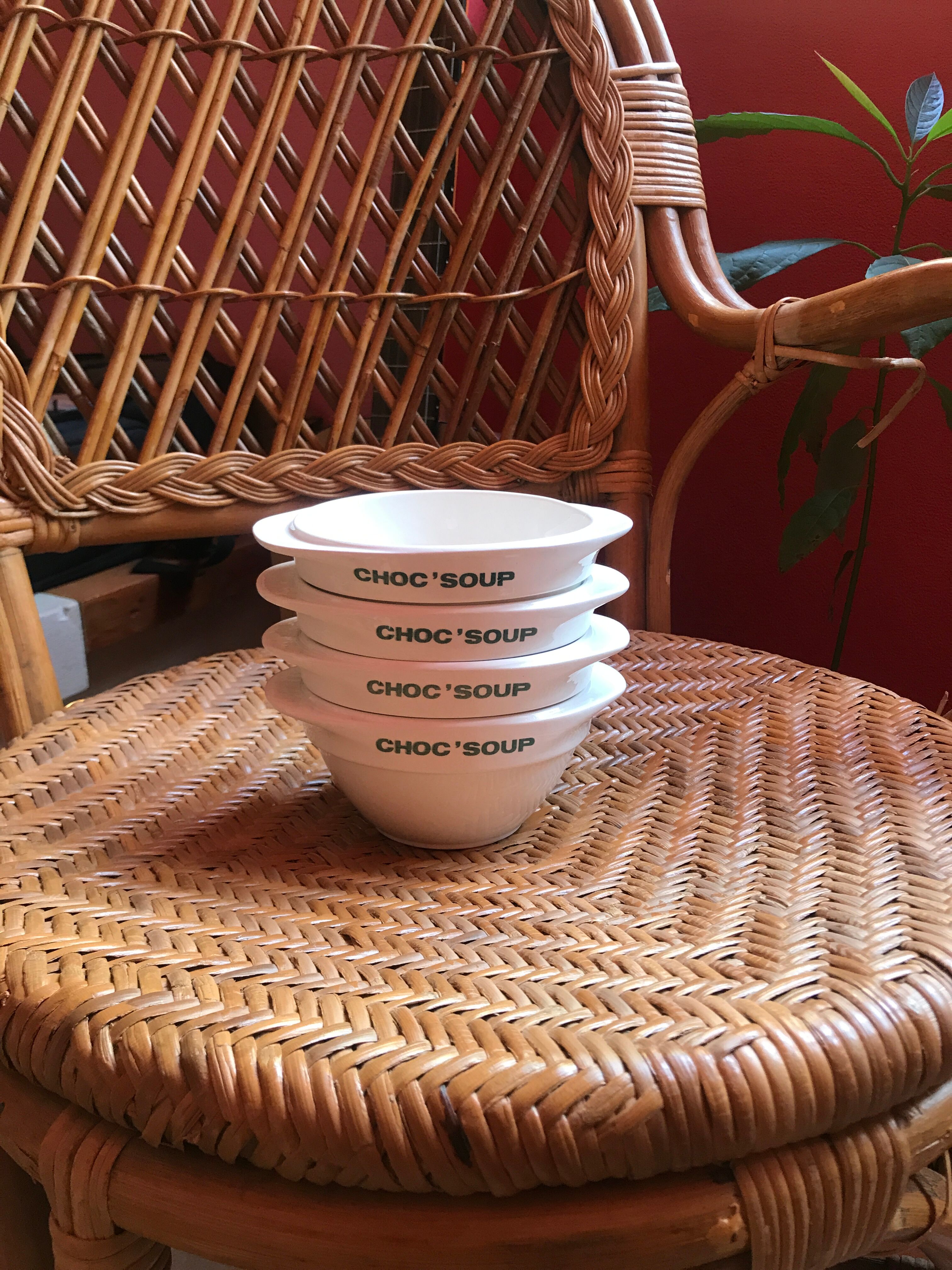 Vintage bowls choc'soup