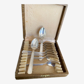 Coffret de petites  cuillères  métal argenté