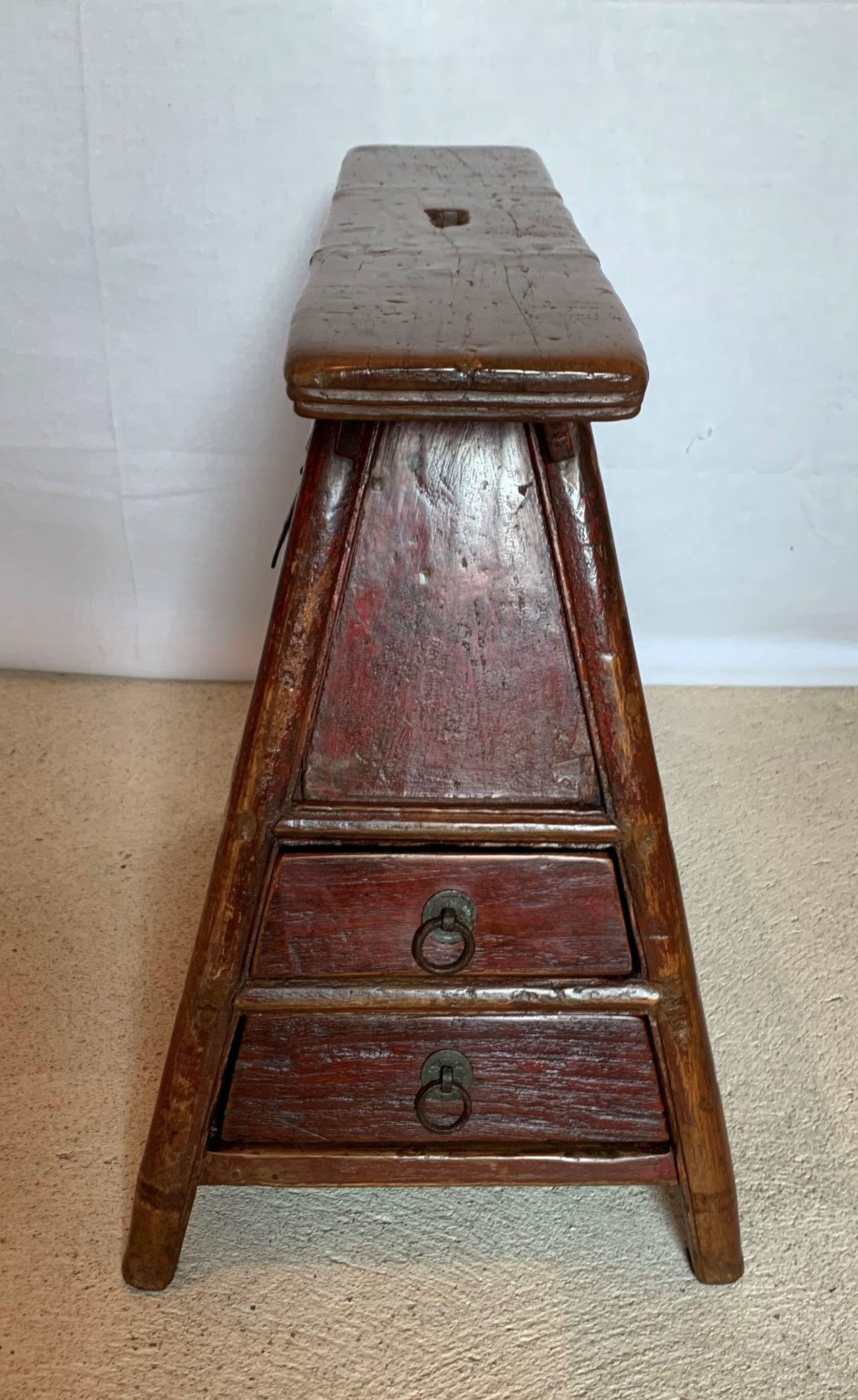 Chinese hairdresser's stool