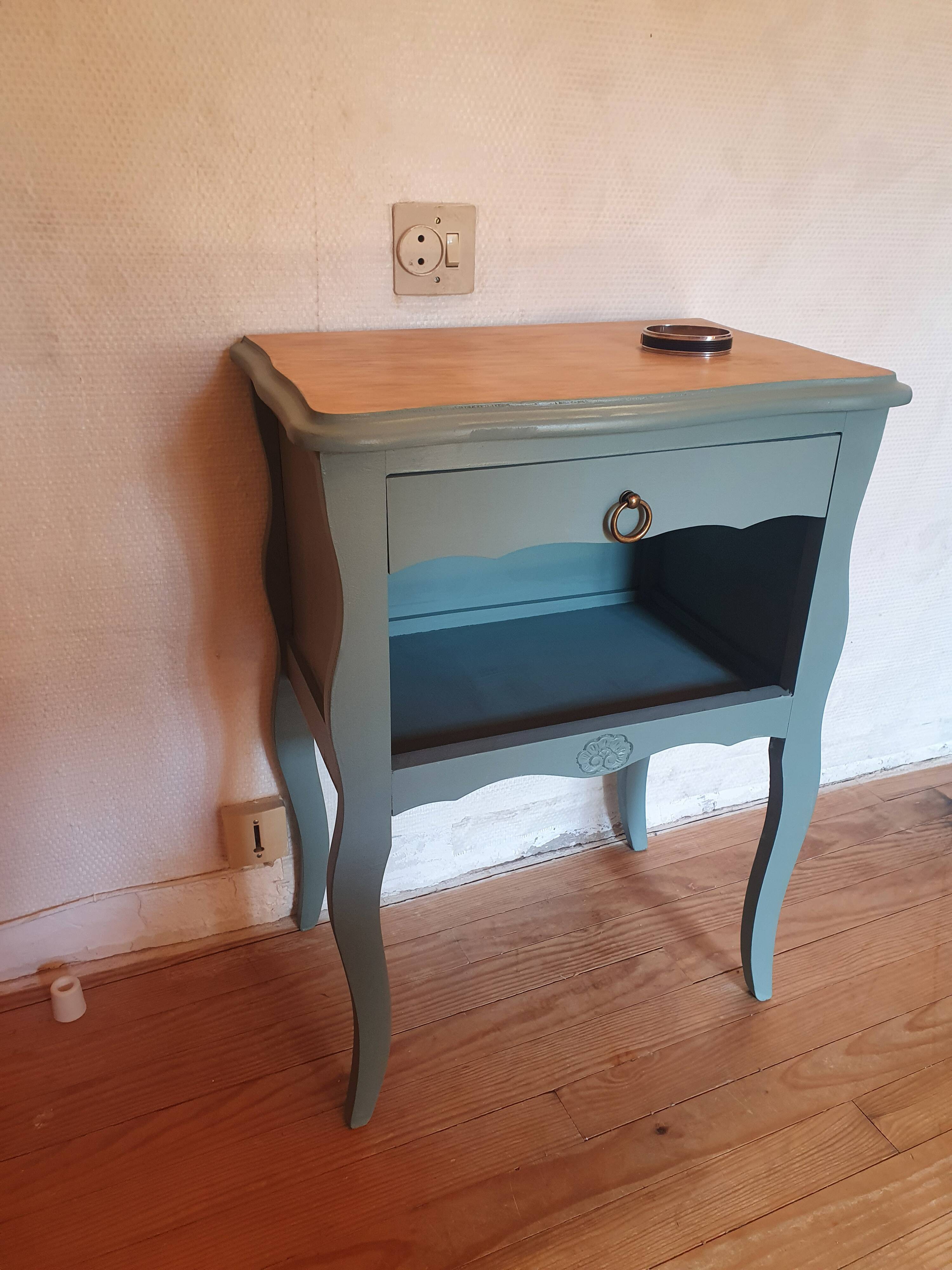 Table de chevet / Guéridon rénové Vert Sauge & Bois brut