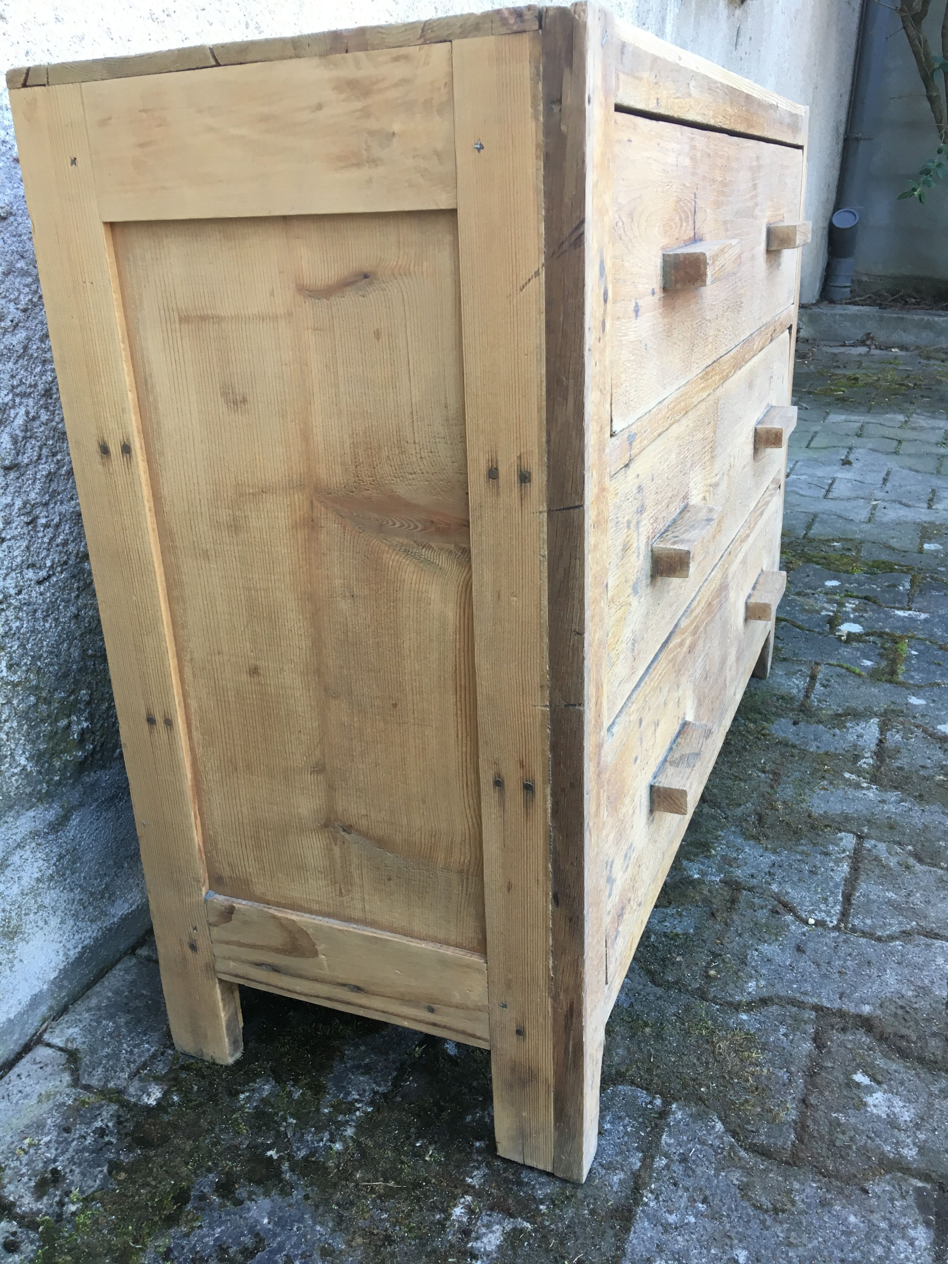 Old retro vintage chest of drawers 3 drawers wooden crude façade oak