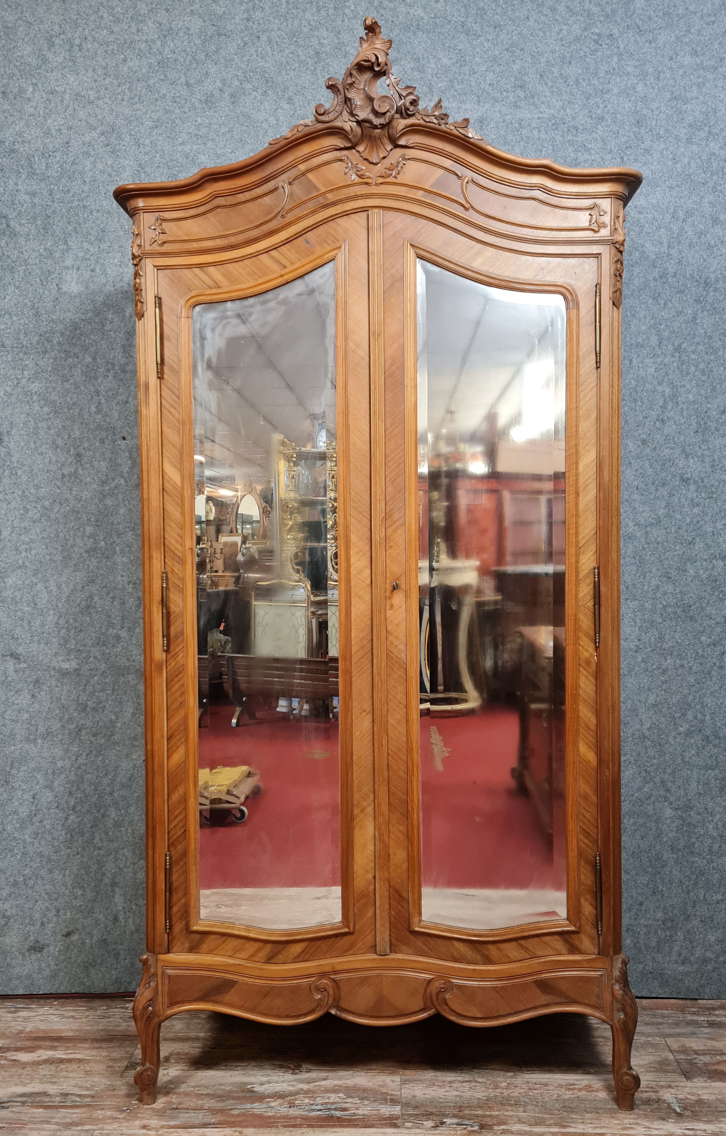 Cabinet louis XV rockery in walnut marquetry around 1850-1880