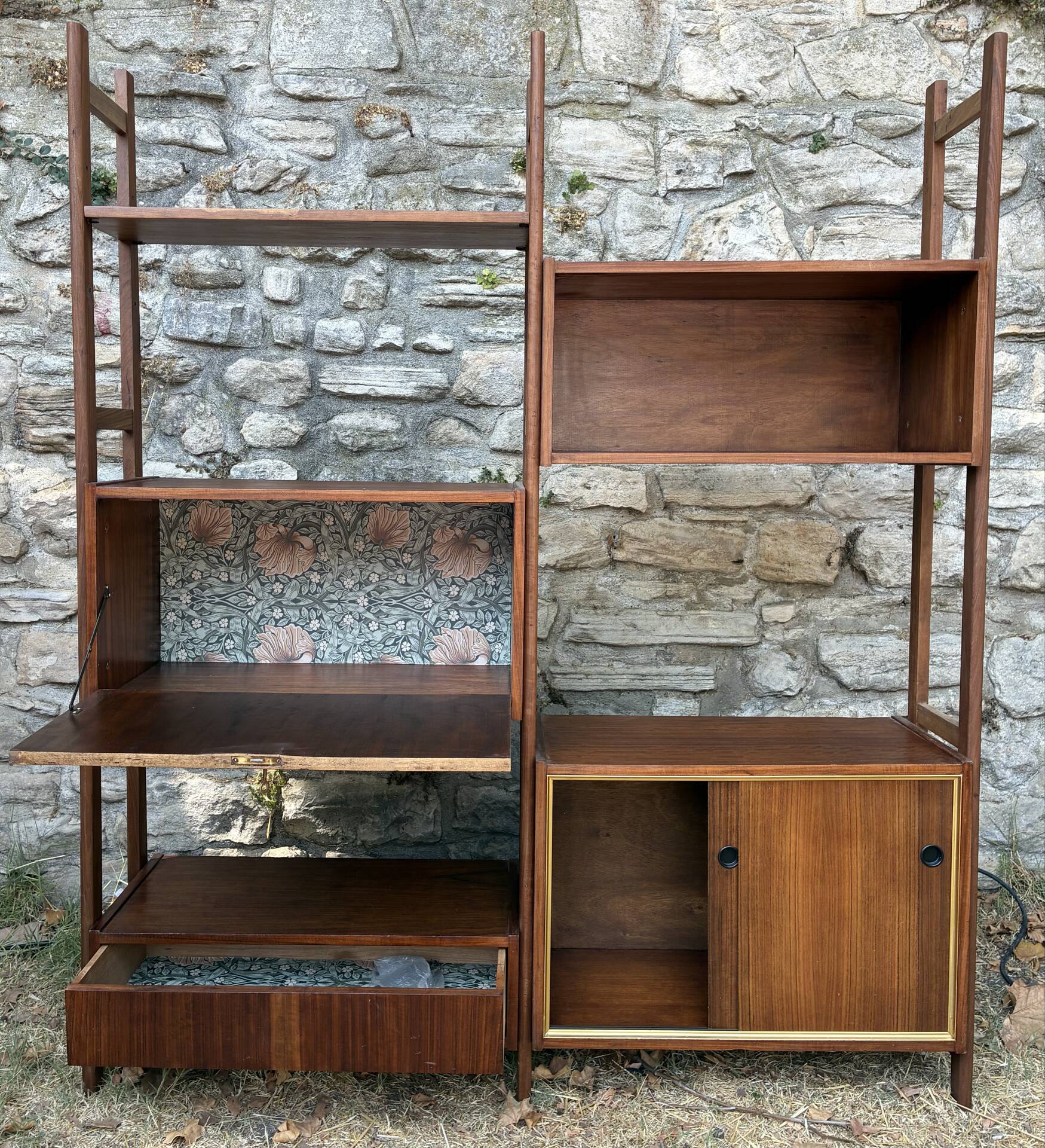 Bibliothèque Vintage Scandinave - Olaio, Portugal