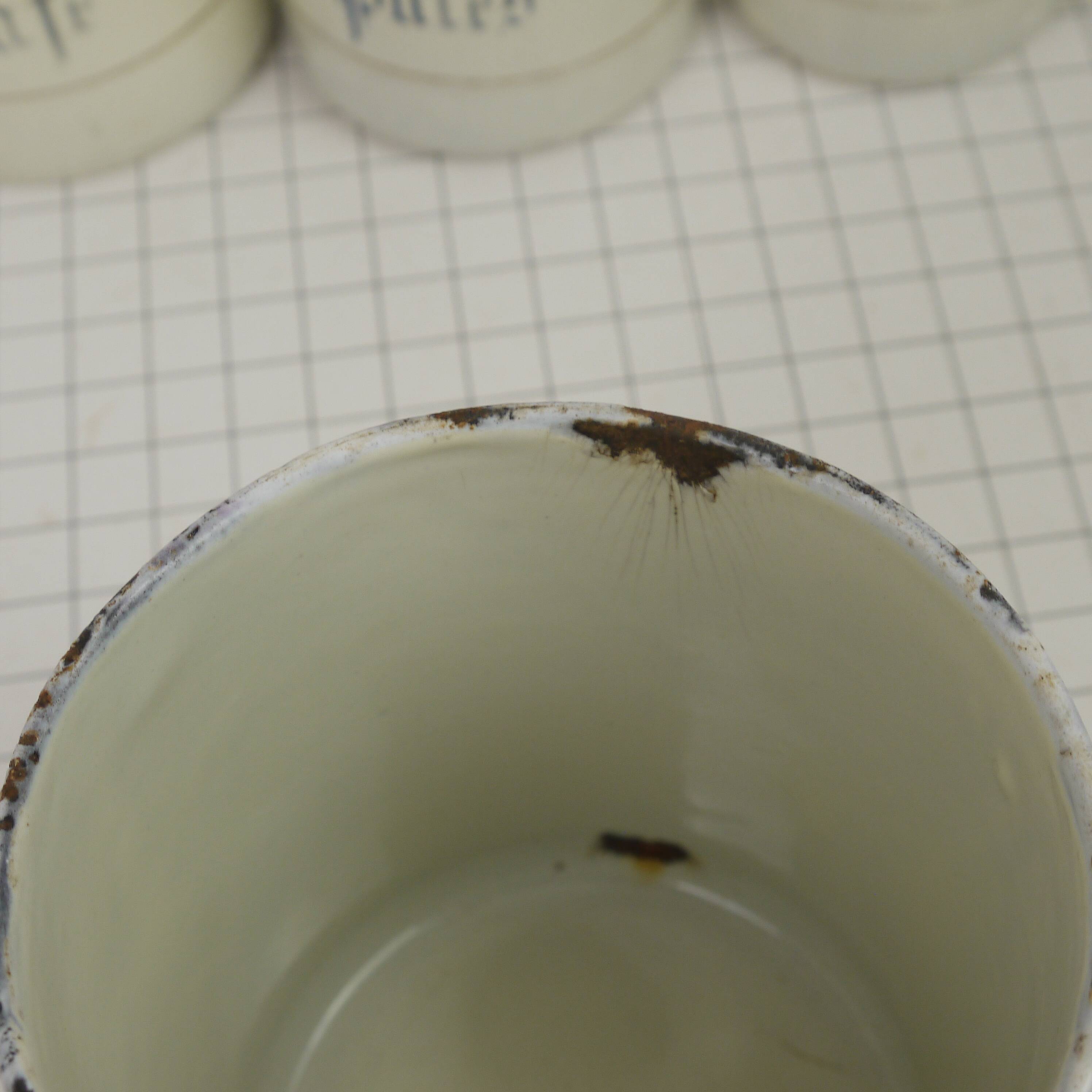 Five spice pots in enamel