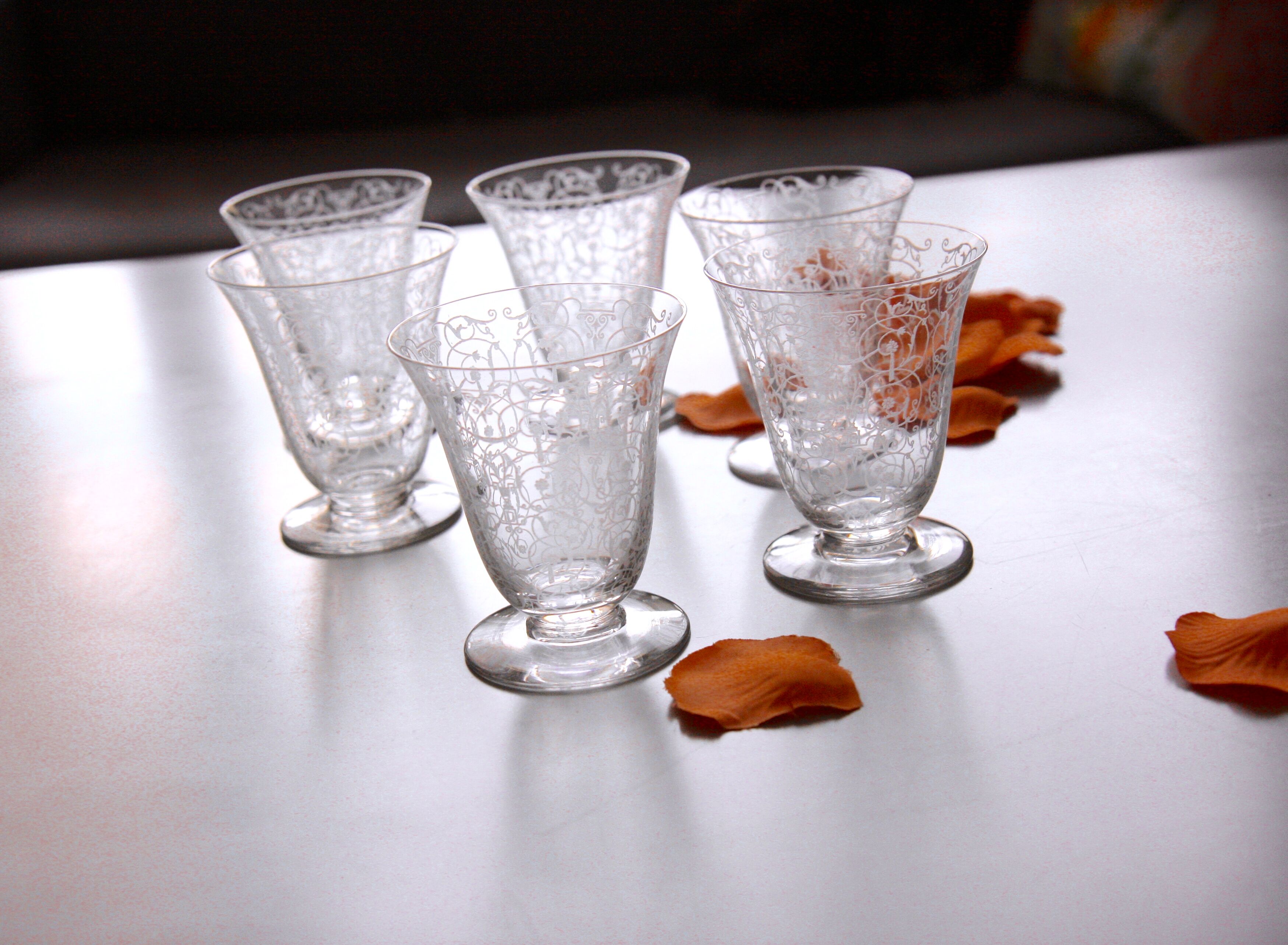 Six glasses of Baccarat wine in engraved crystal, model "Michelangelo"