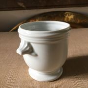 Cache pot moutardier ou saucière en porcelaine blanche