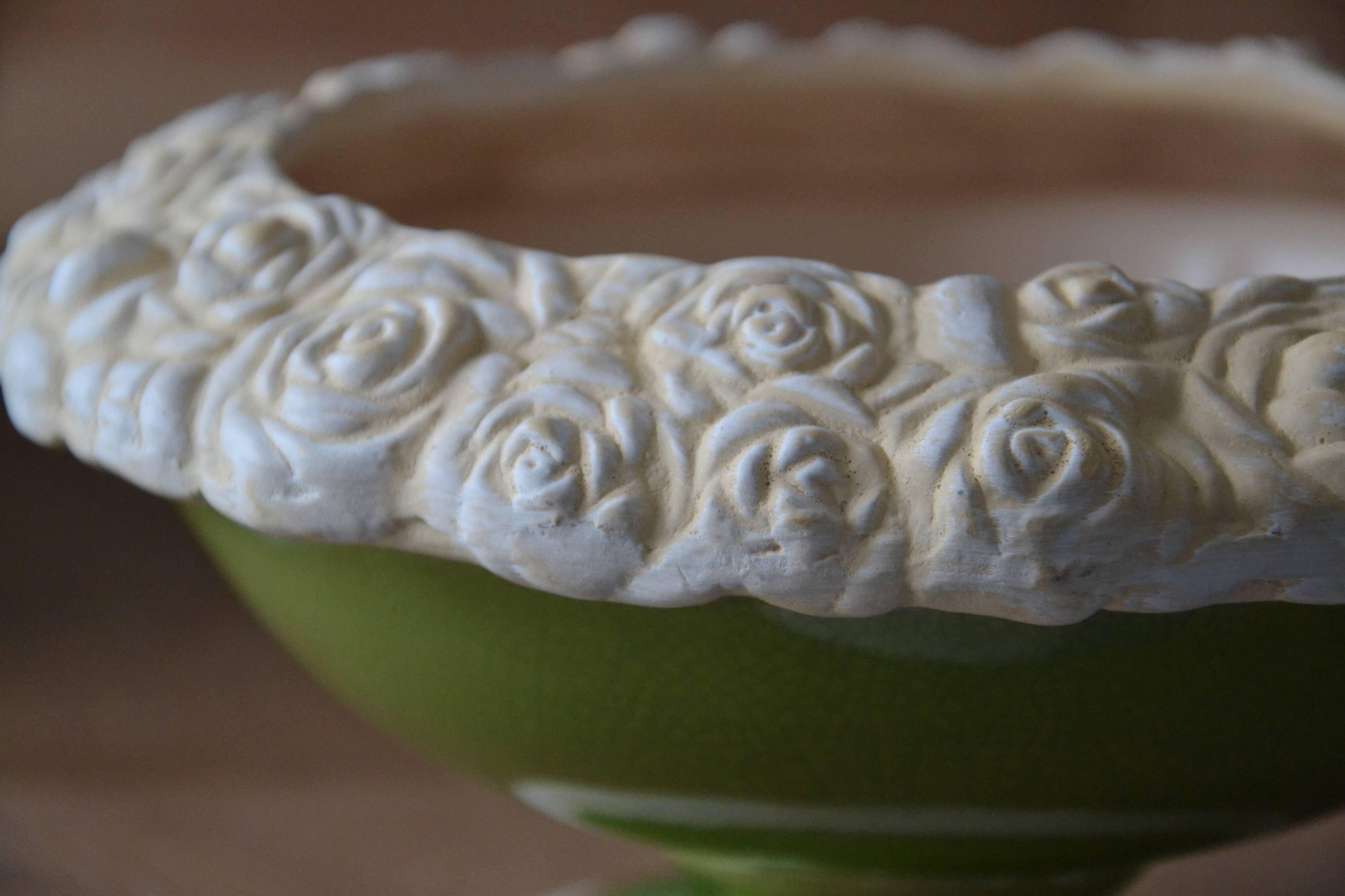 Fruit bowl in enamelled earthenware and sculpted biscuit