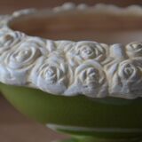 Fruit bowl in enamelled earthenware and sculpted biscuit