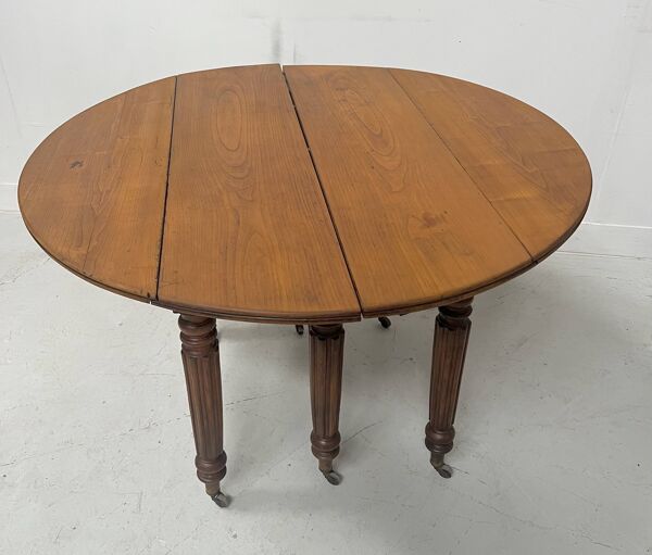 Table a six pieds Louis Philippe en merisier massif XIX siècle