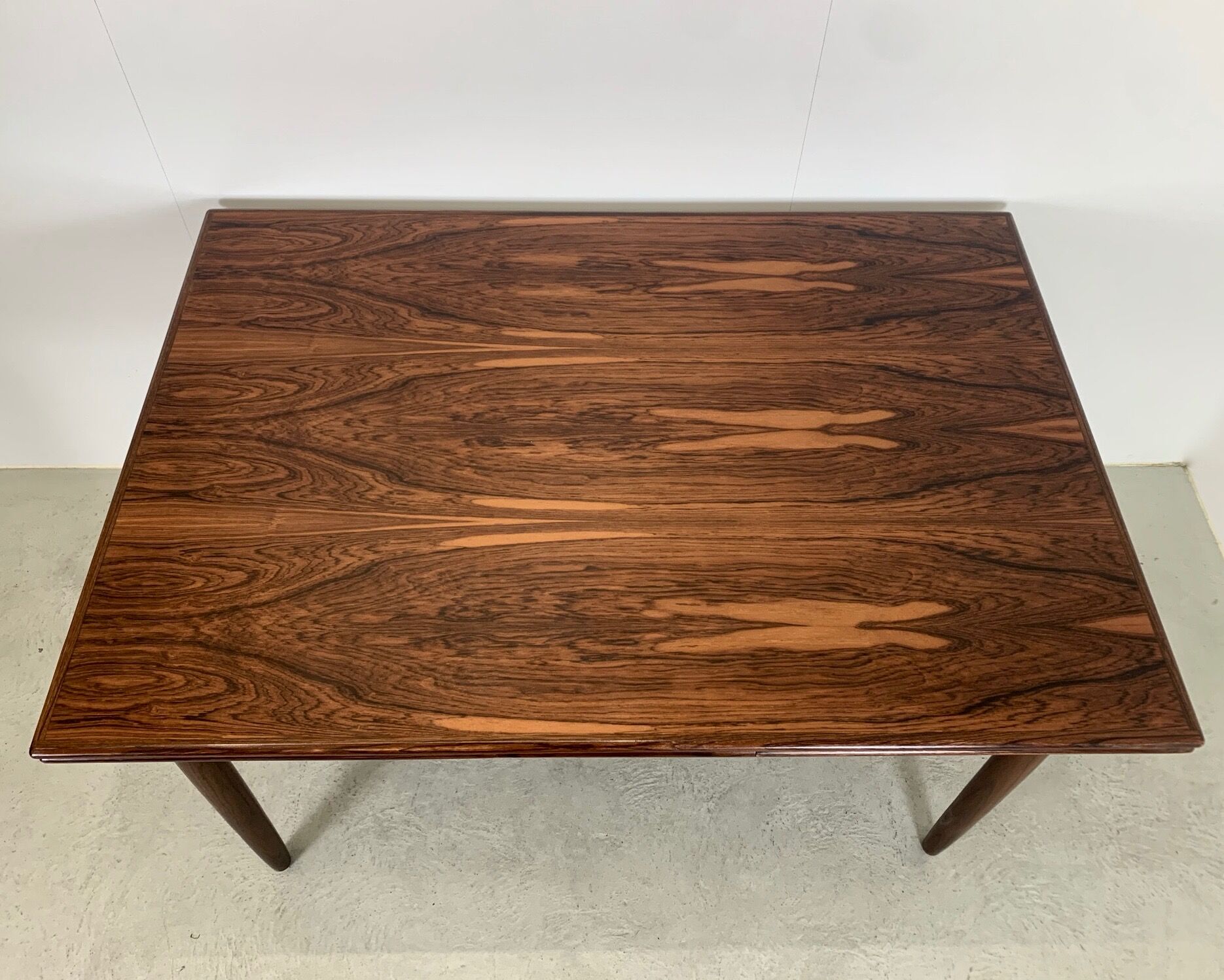 Set table and chairs in palisander