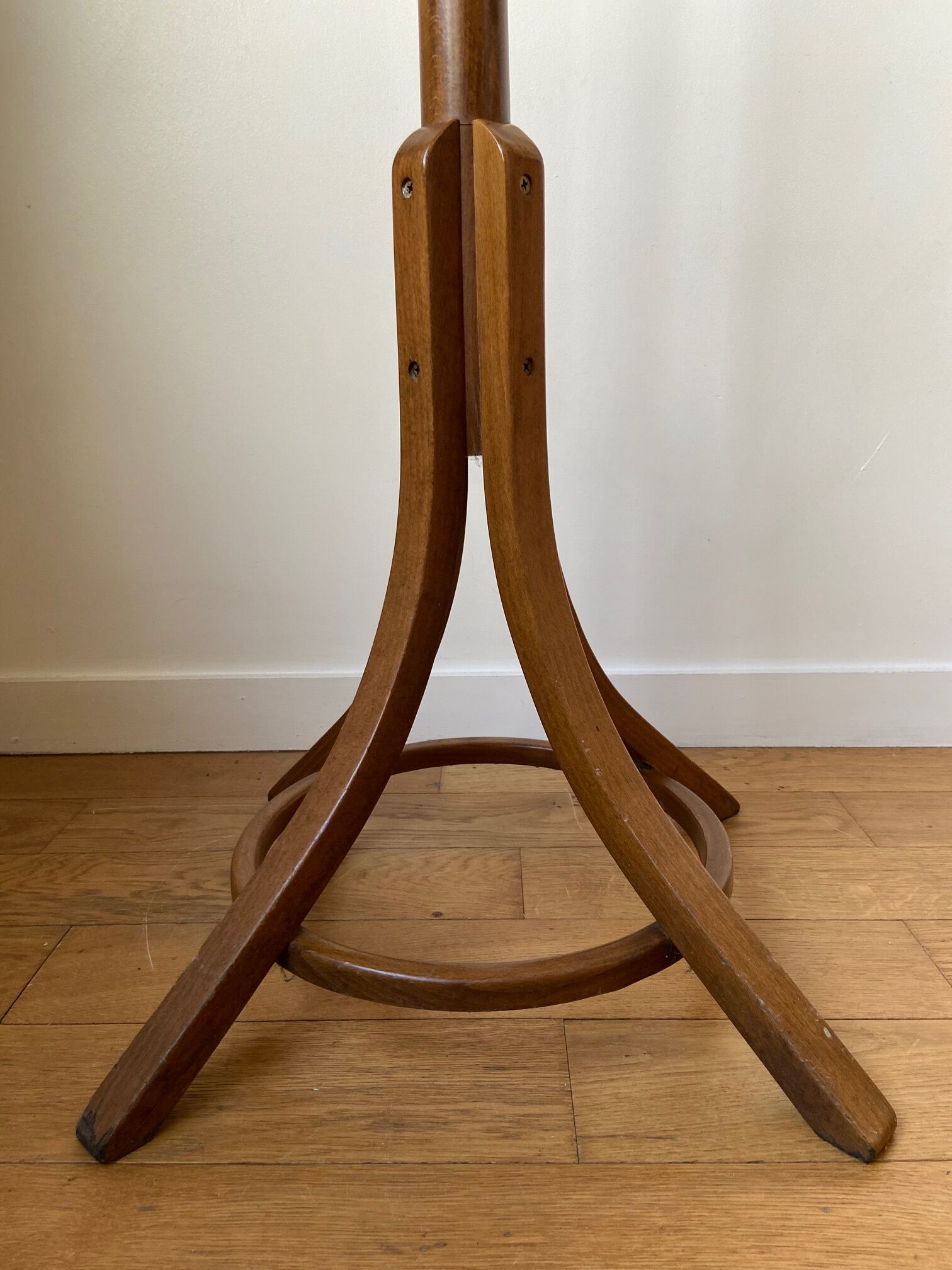 Light wooden parrot coat holder 6 patères