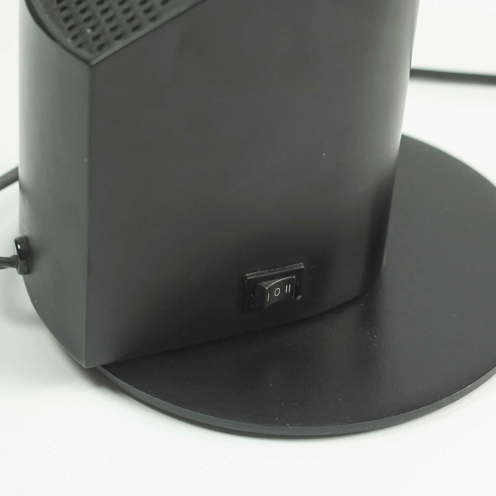 Wing lamp designed by Rodolfo Bonetto in 1983 for iGuzzini