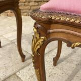 Paire de chaises en acajou style Louis XV