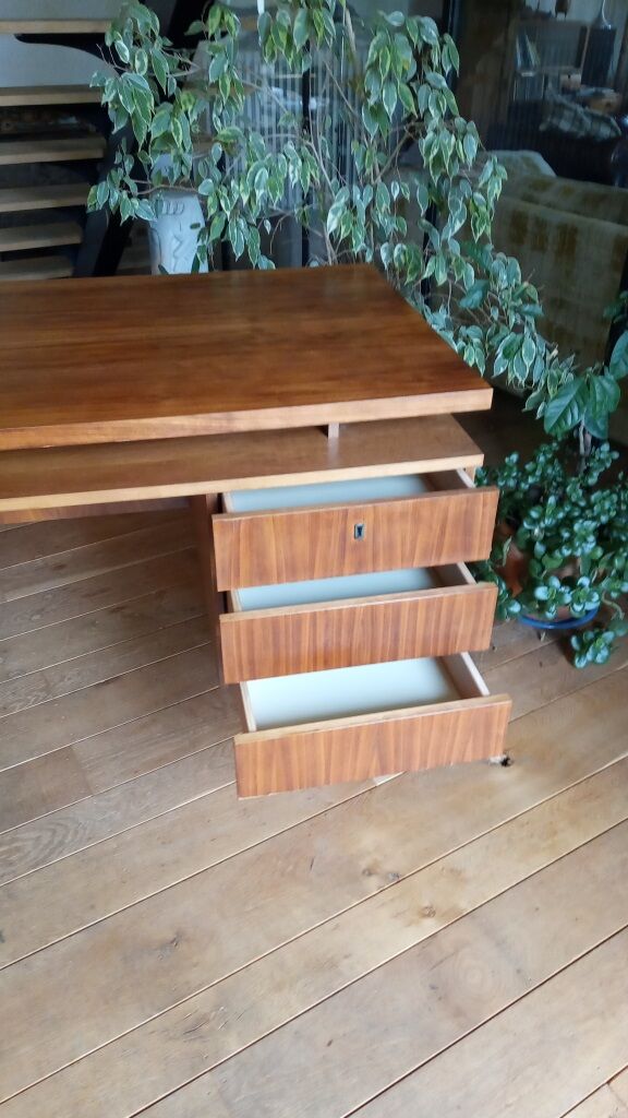 Beautiful desk veneer teak 80s