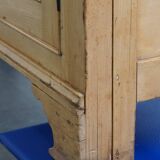 Antique English Sideboard/ Counter from the Early 19th Century in Pine Wood