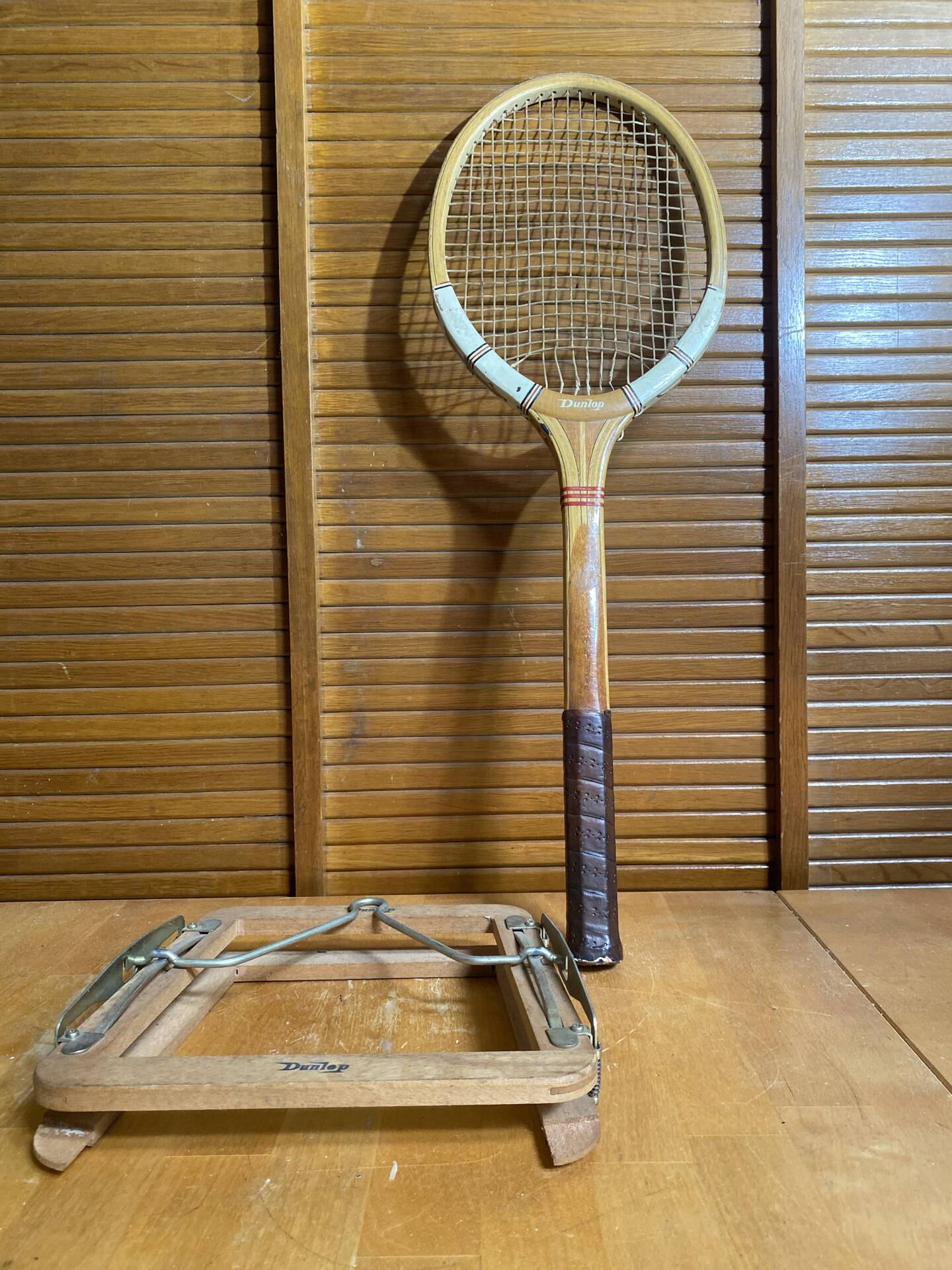 Raquette tennis ancienne dunlop maxply bois + protection sport vintage