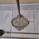 Fireplace accessories and its bronze support