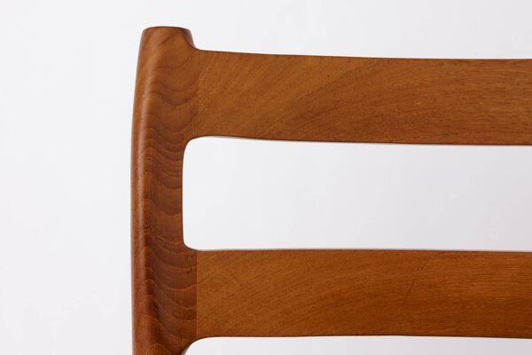 Ensemble de 5 chaises Niels Otto Møller modèle 84 – Chaise de salle à manger danoise en teck et cuir