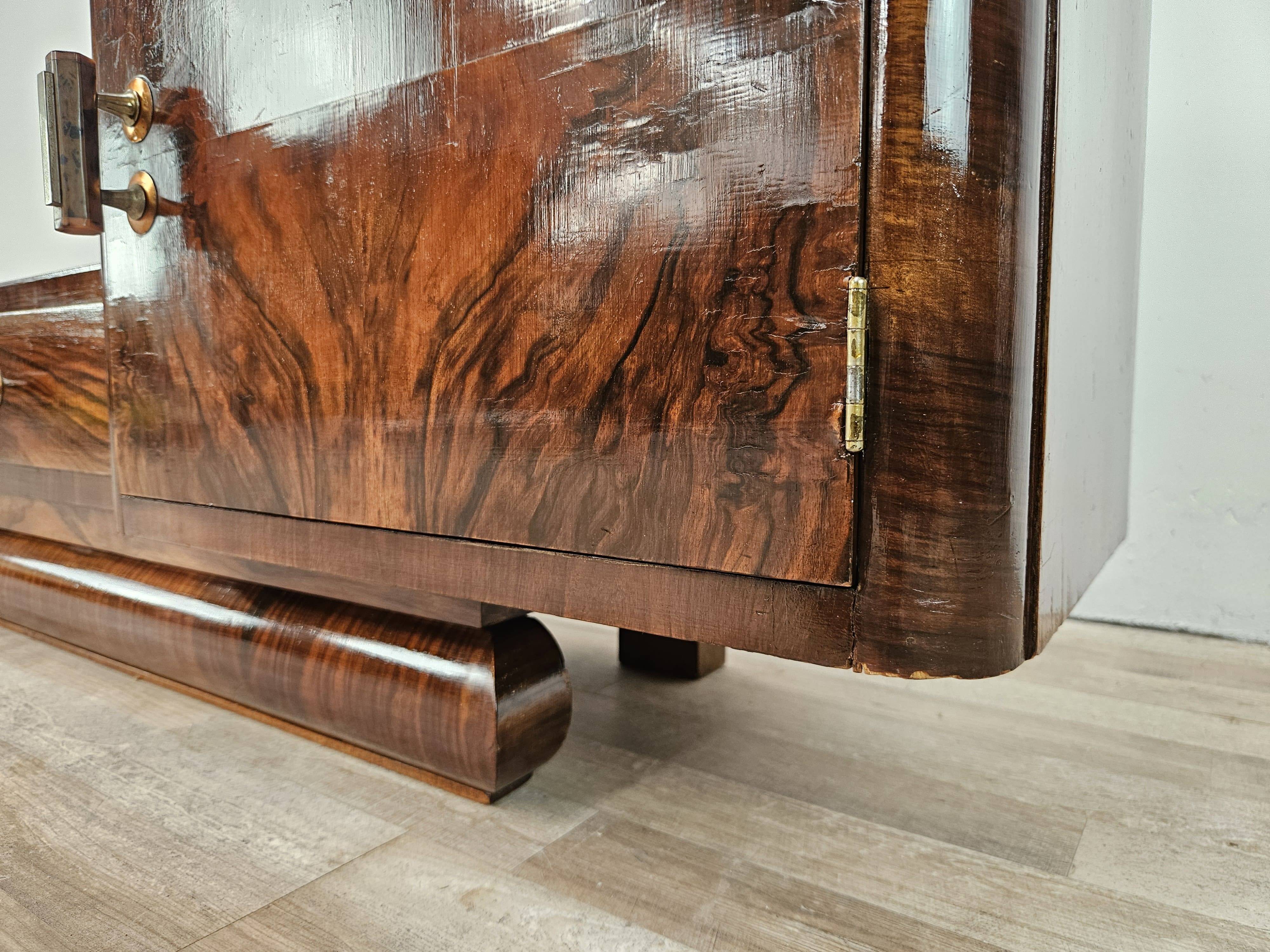 Art Déco Vanity Table in Nutwood with Mirror, Italian Design, 1940s