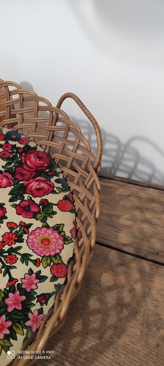 Vintage wicker tray